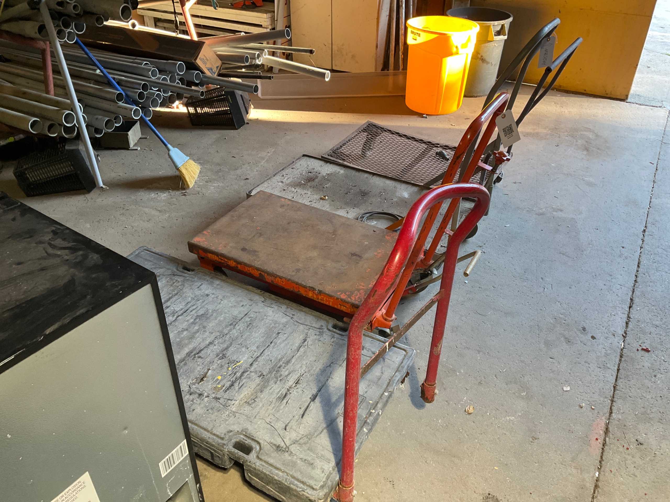 QTY 4: ROLLING CART - ROLLING CARTS