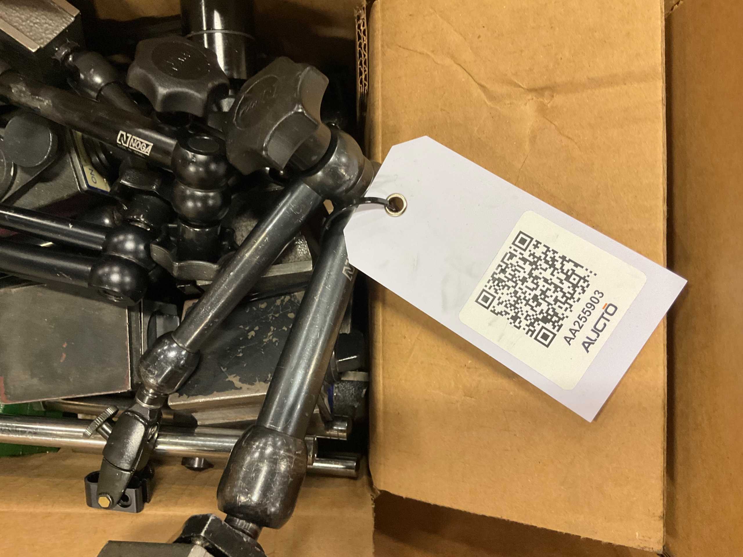 BULK QTY OF ELECTRICAL ACCESSORIES - ELECTRICAL COMPONENTS