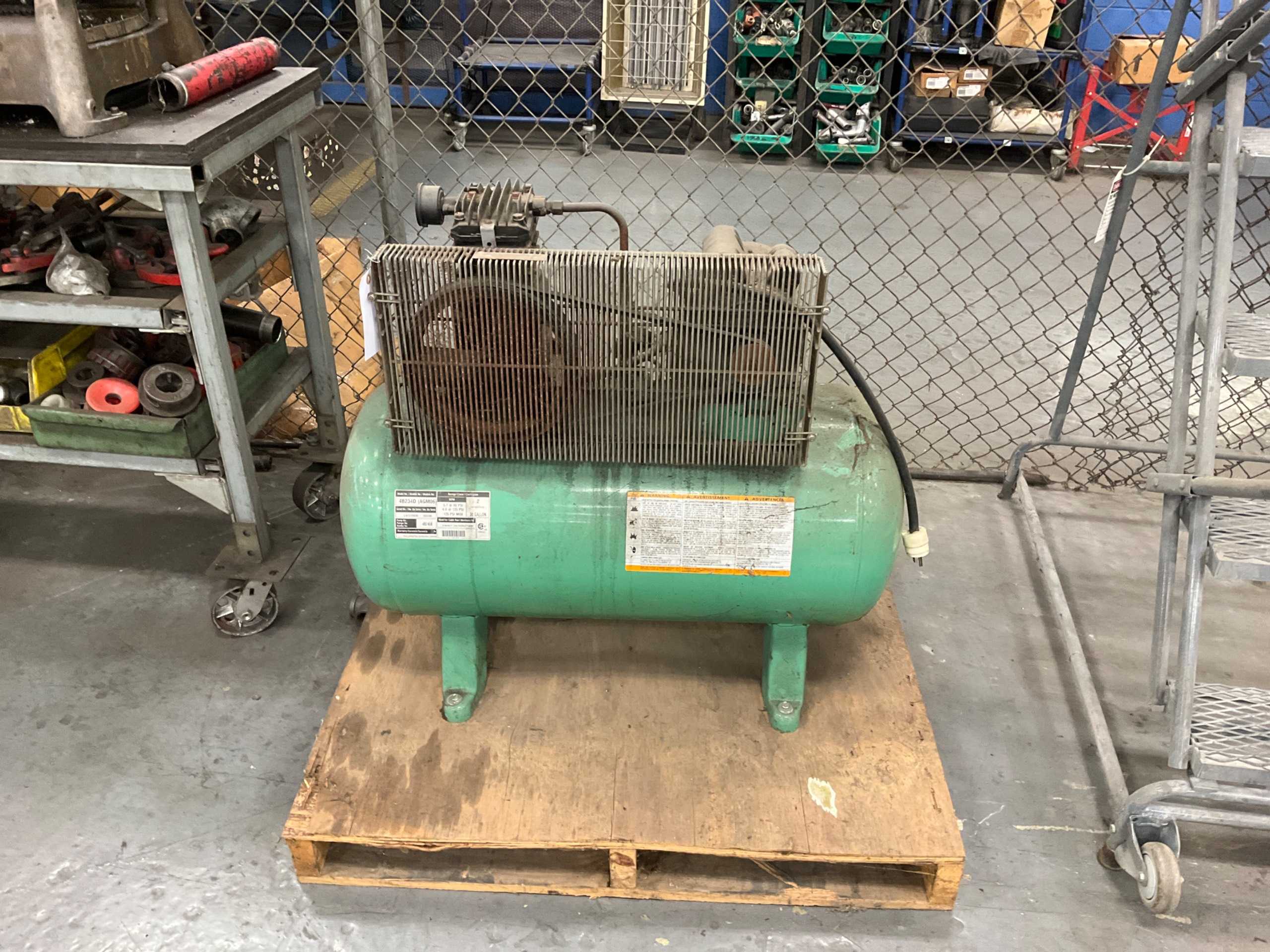 DAYTON SPEEDAIRE 4B234D STATIONARY AIR COMPRESSOR - STATIONARY AIR COMPRESSOR