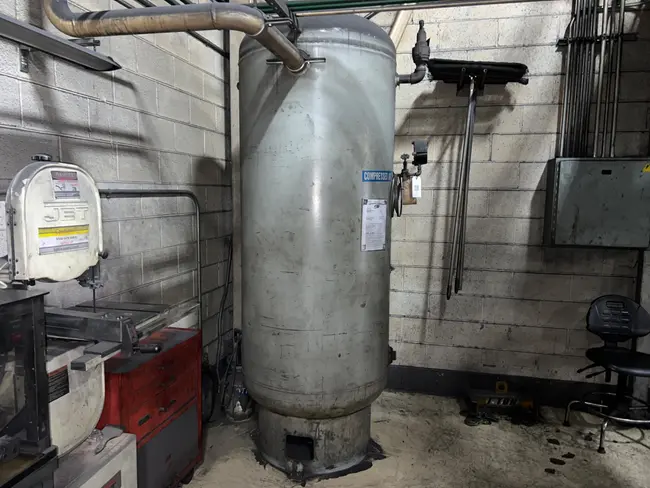 1989 MANCHESTER COMPRESSED AIR HOLDING TANK - undefined