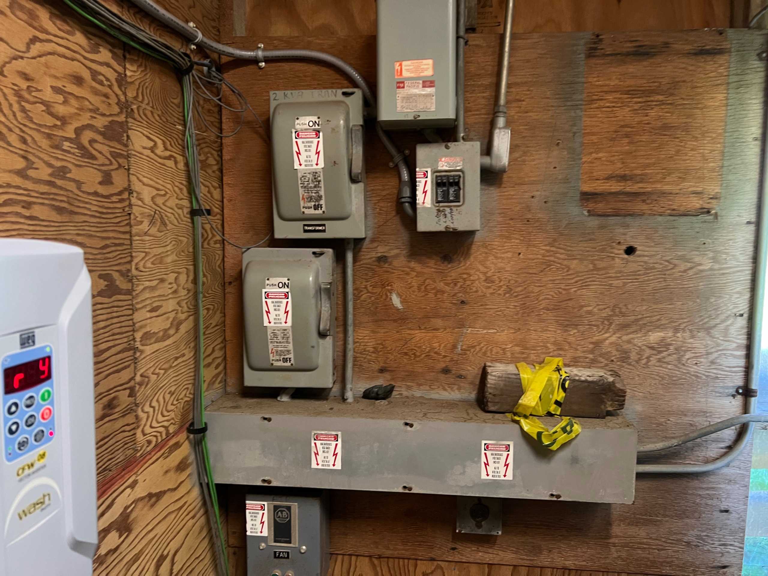 BULK QTY OF AUTOMATION & CONTROLS - AUTOMATION & CONTROLS