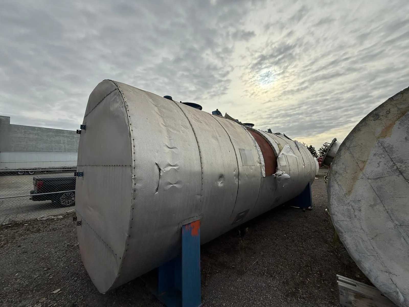 HORIZONTAL JACKETED TANK, 12000 GAL, ALUM CLAD, INSULATED, 116X116X324IN, 10000 LBS - TANKS