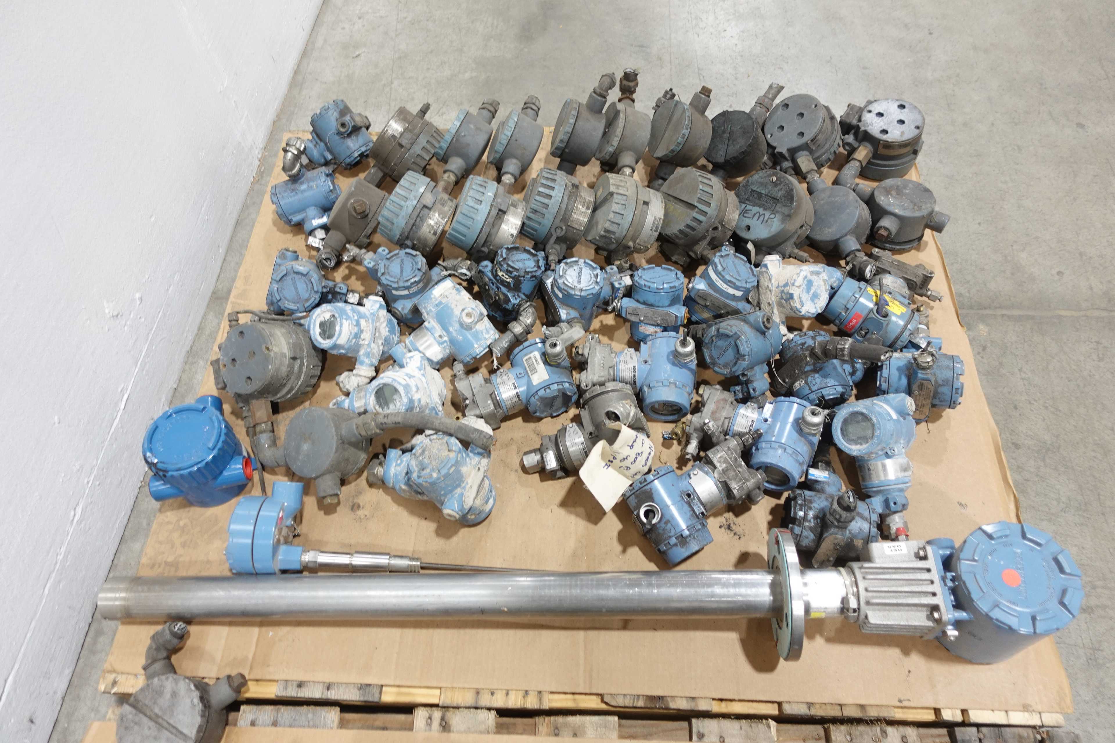2 PALLETS OF ASSORTED ROSEMOUNT AND FOXBORO TRANSMITTERS - PRESSURE TRANSMITTER