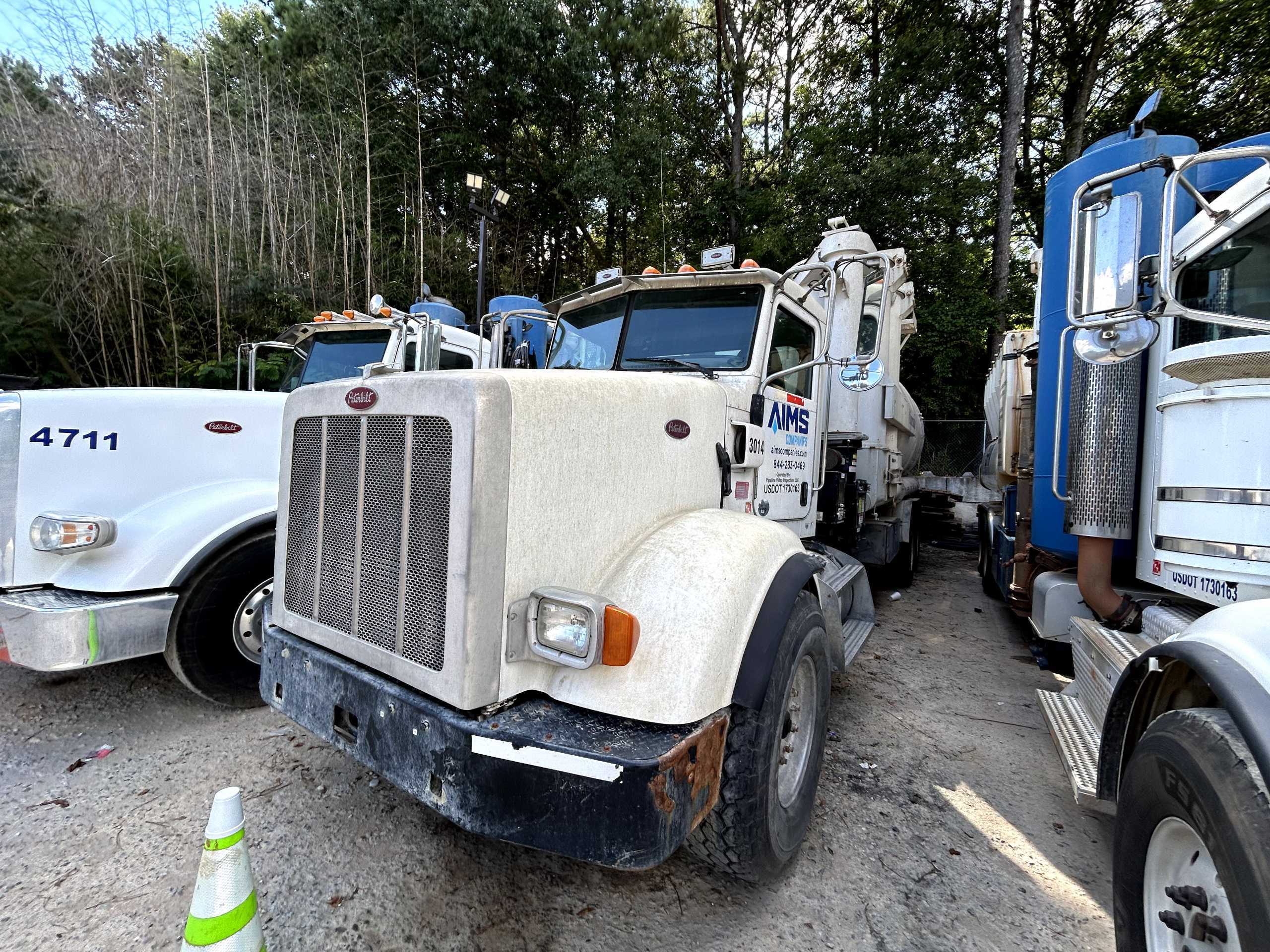 2011 PETERBILT 365 VACUUM TRUCK - VACUUM TRUCKS