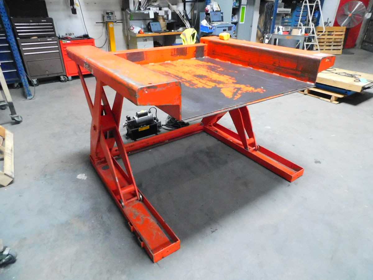 PRESTO XZ44-40 TABLE LIFTS, 4000 LB CAP, 48X40 IN PLATFORM, 7-42 IN LIFT, 120/240V AC POWER - LIFTING EQUIPMENT