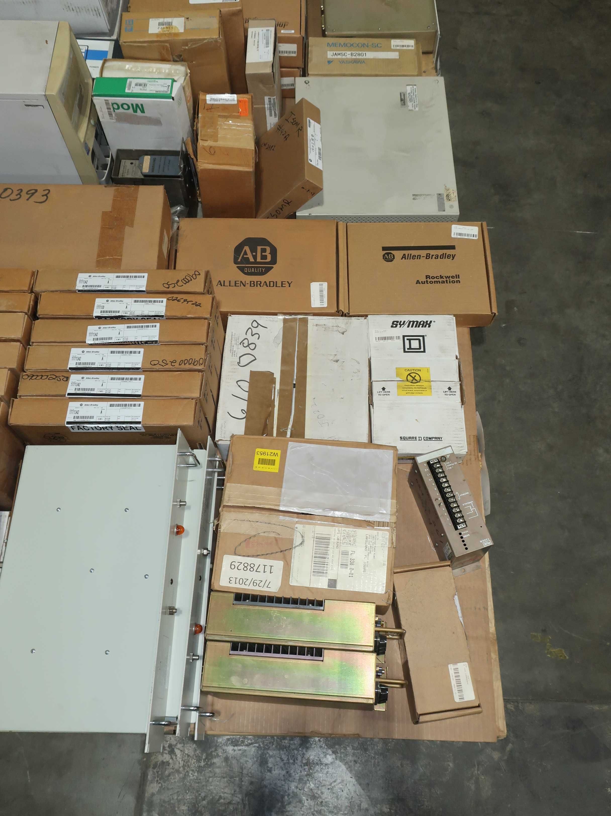 SKU 1743646 - 2 PALLETS OF ASSORTED MODULES - PLC MODULES