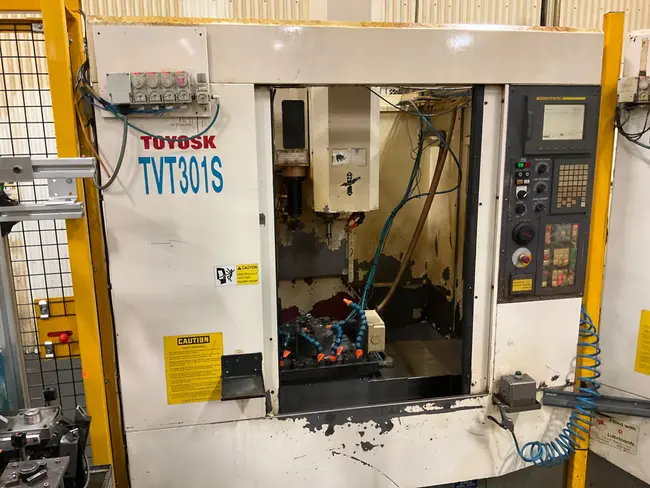 2005 TOYOSK TVT301S VERTICAL MACHINING CENTER - undefined