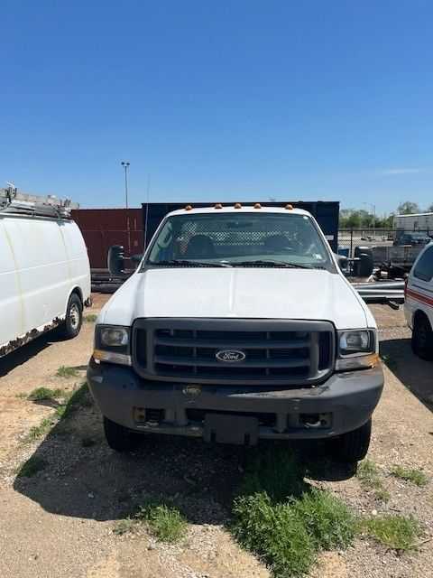 2004 FORD F-350 FLATBED TRUCK - FLATBED TRUCKS