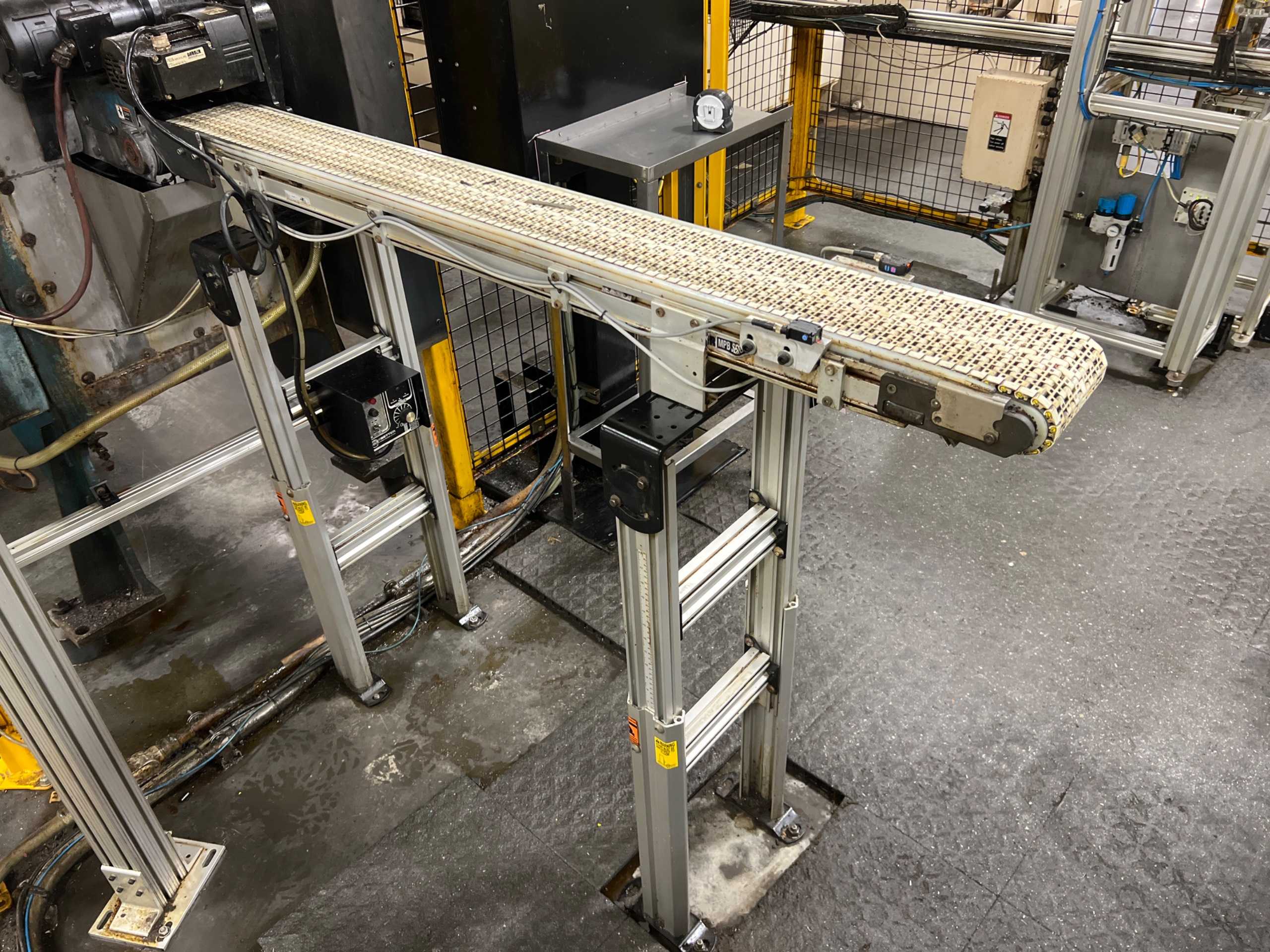 DORNER ADJUSTABLE POWERED BELT CONVEYOR - BELT CONVEYOR