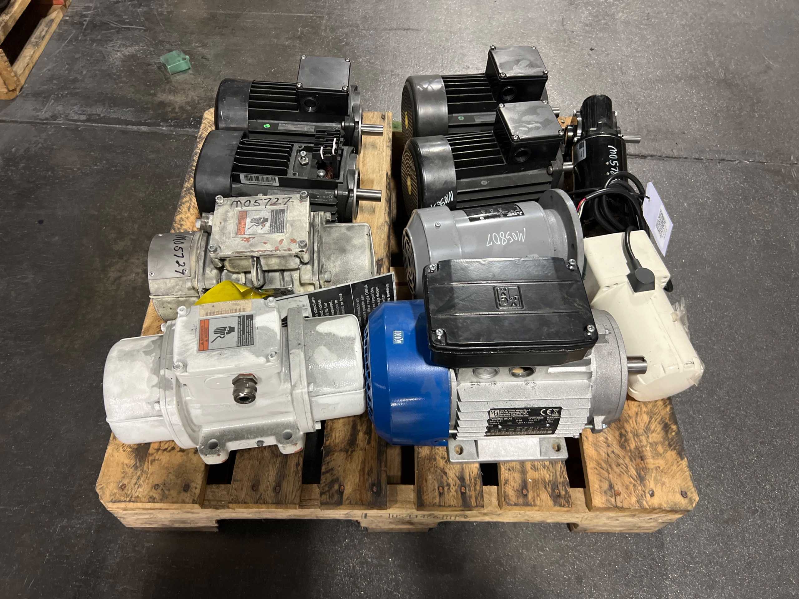 BULK QTY OF MOTORS - ELECTRIC MOTORS