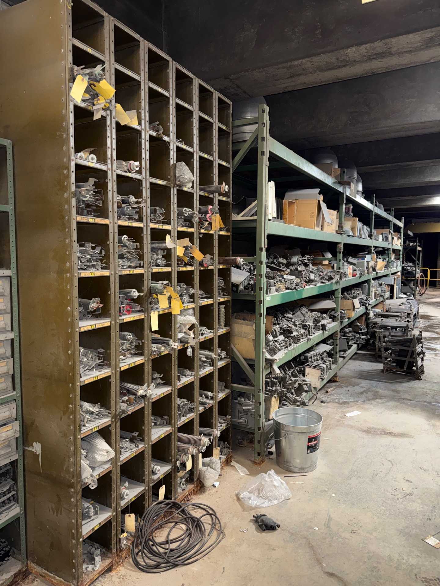 BULK QTY OF ELECTRICAL COMPONENTS - ELECTRICAL COMPONENTS