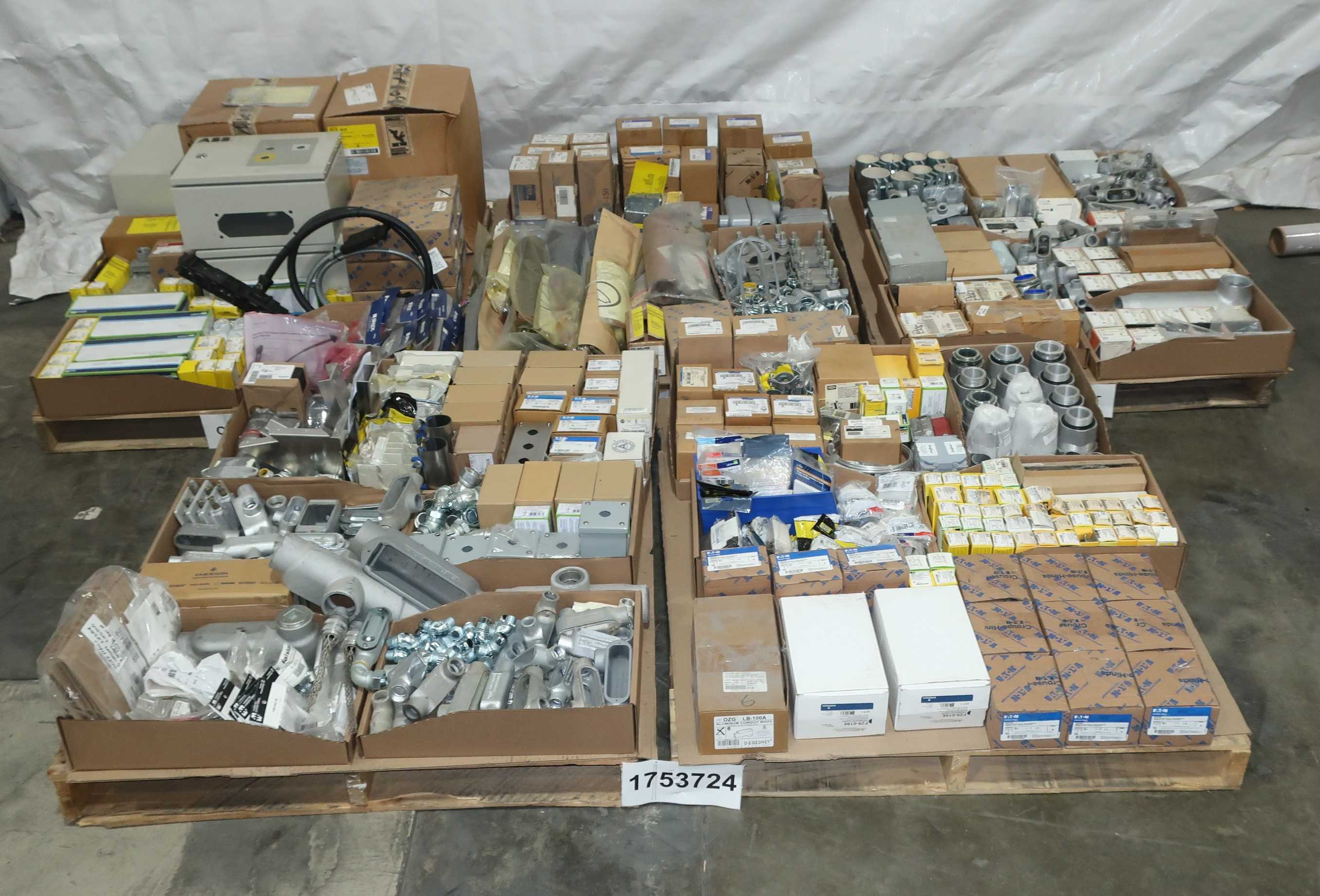SKU 1753724- 5 PALLETS OF ELECTRICAL CONDUIT AND FITTINGS - CONDUIT