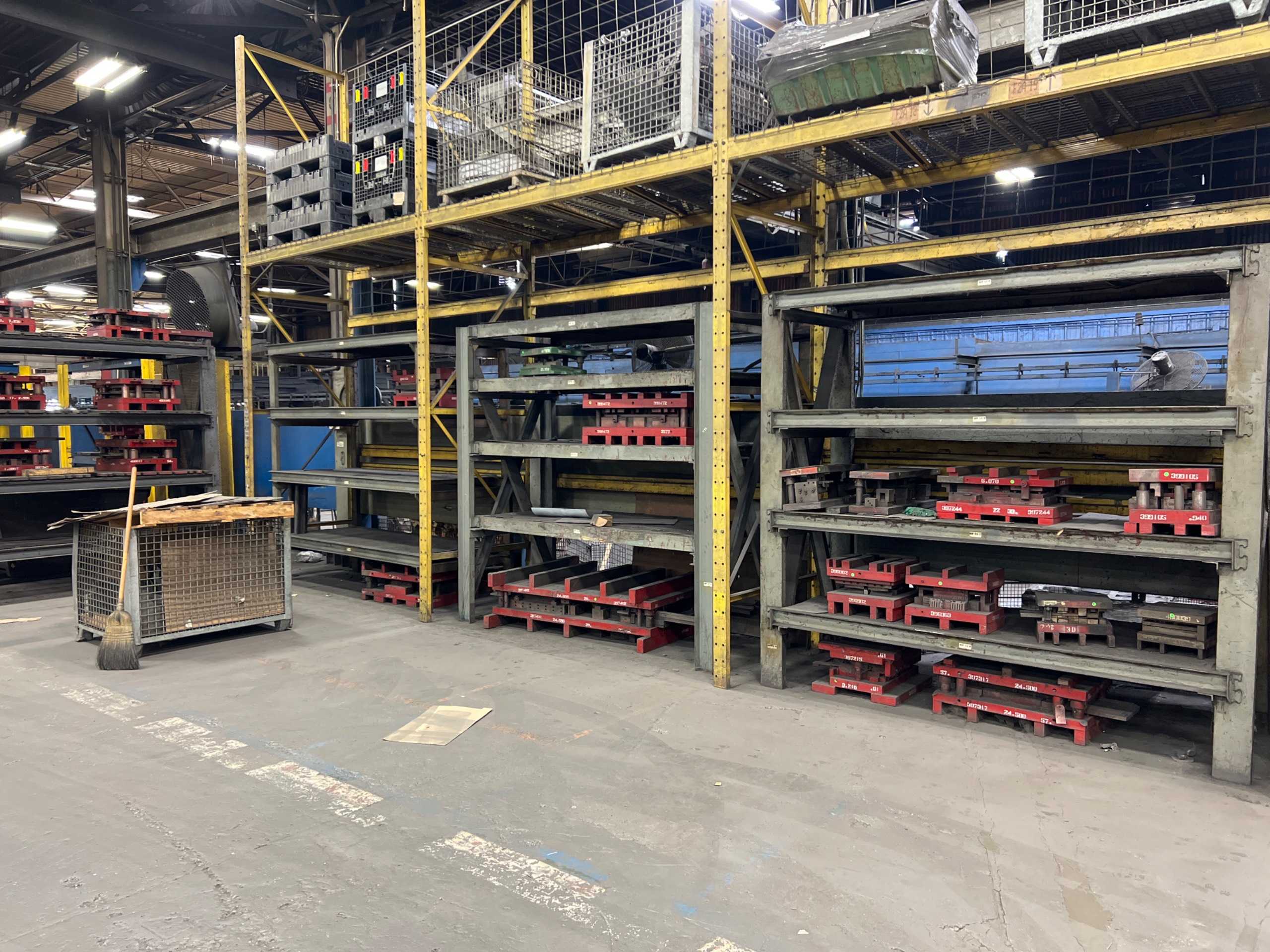 BULK QTY OF RACKING - RACKING