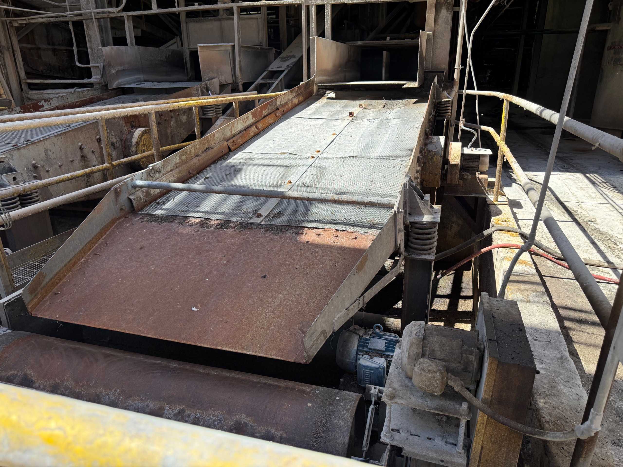 VIBRATORY WASHING SCREEN - SCREENS