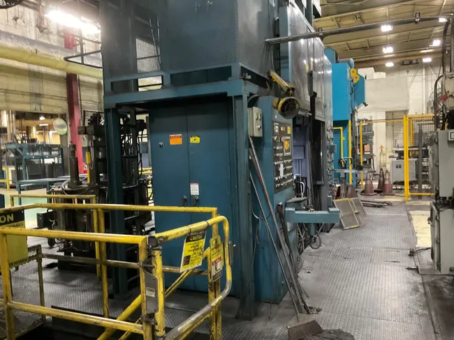 KOHTAKI 800 TON COMPACTING PRESS - undefined