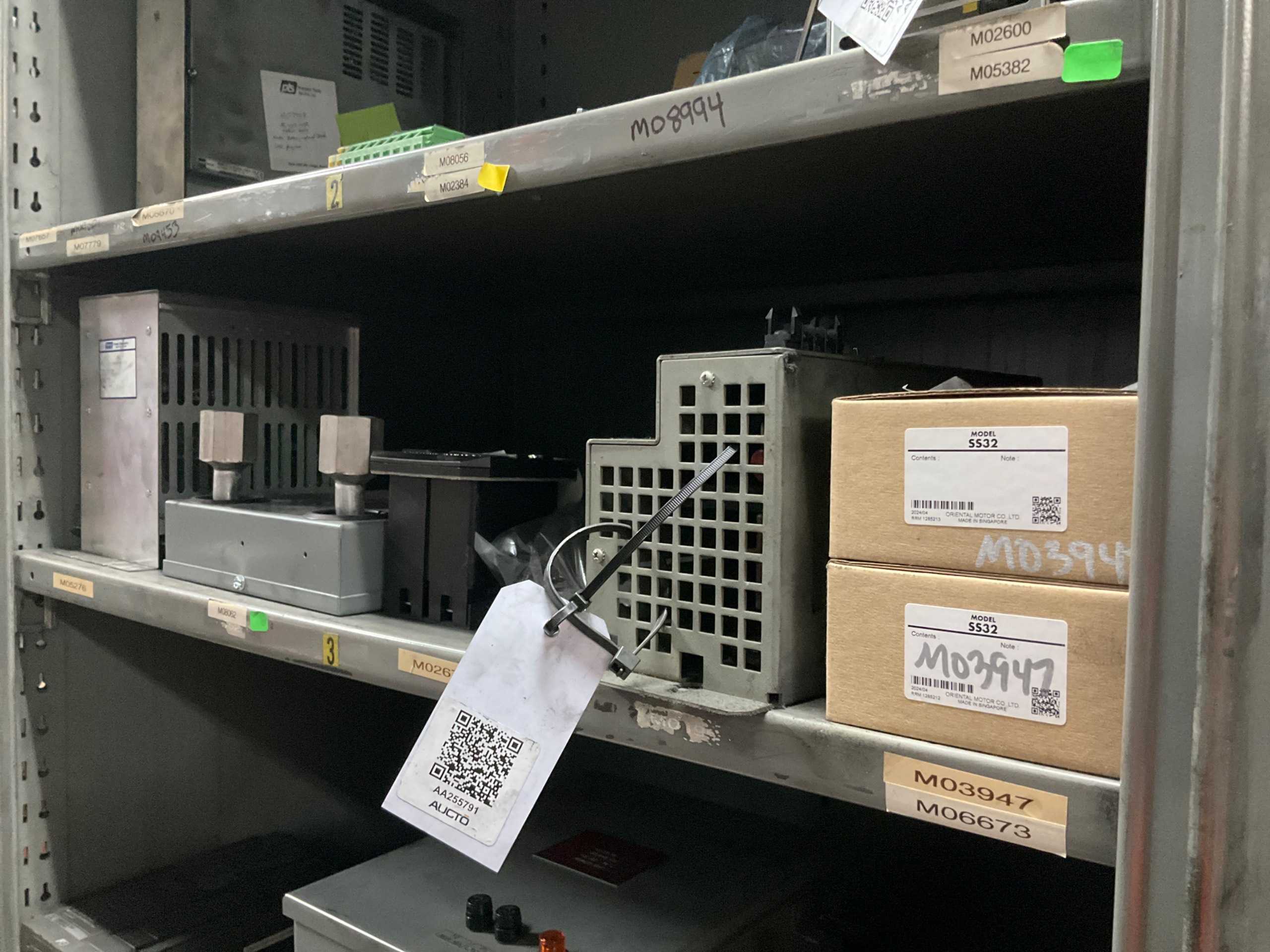BULK QTY OF INDUSTRIAL PARTS - INDUSTRIAL PARTS