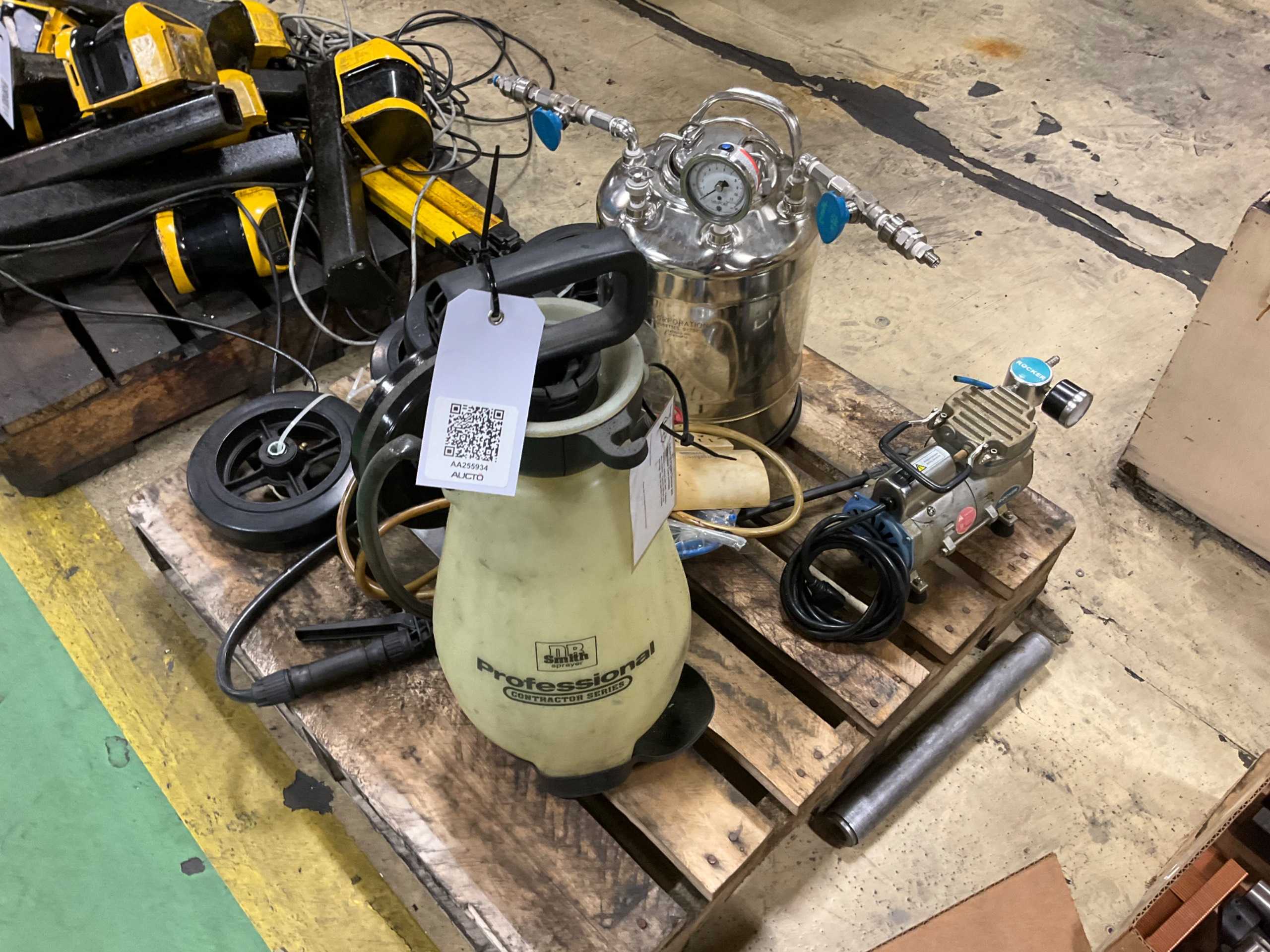 BULK QTY OF INDUSTRIAL PARTS - INDUSTRIAL PARTS