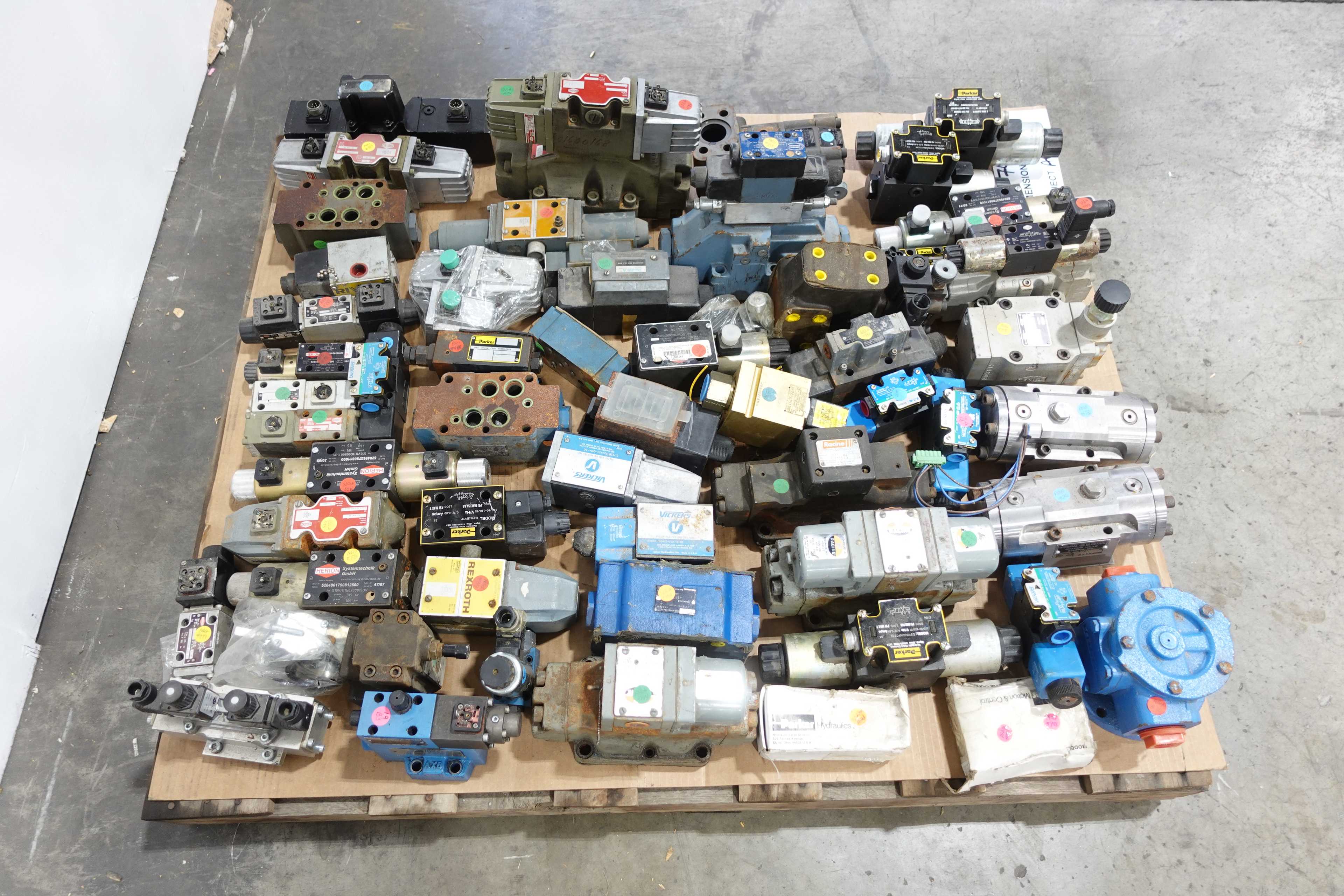PALLET OF ASSORTED HYDRAULIC VALVES AND SWITCHES - HYDRAULIC VALVE