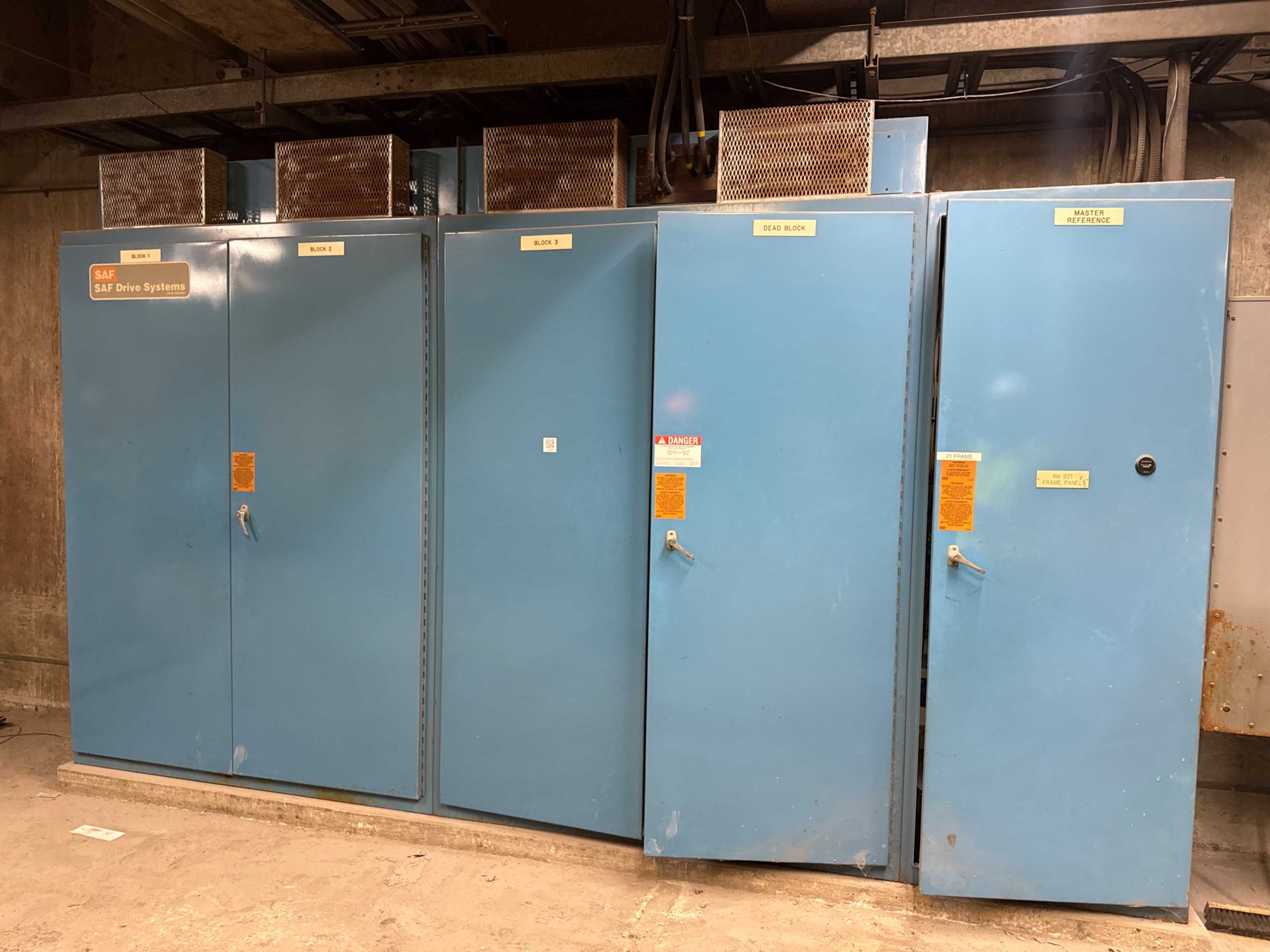 BULK QTY OF SAF DC MOTOR CONTROL CENTER 380V, 3PH, 663A, 345VDC - DC DRIVES