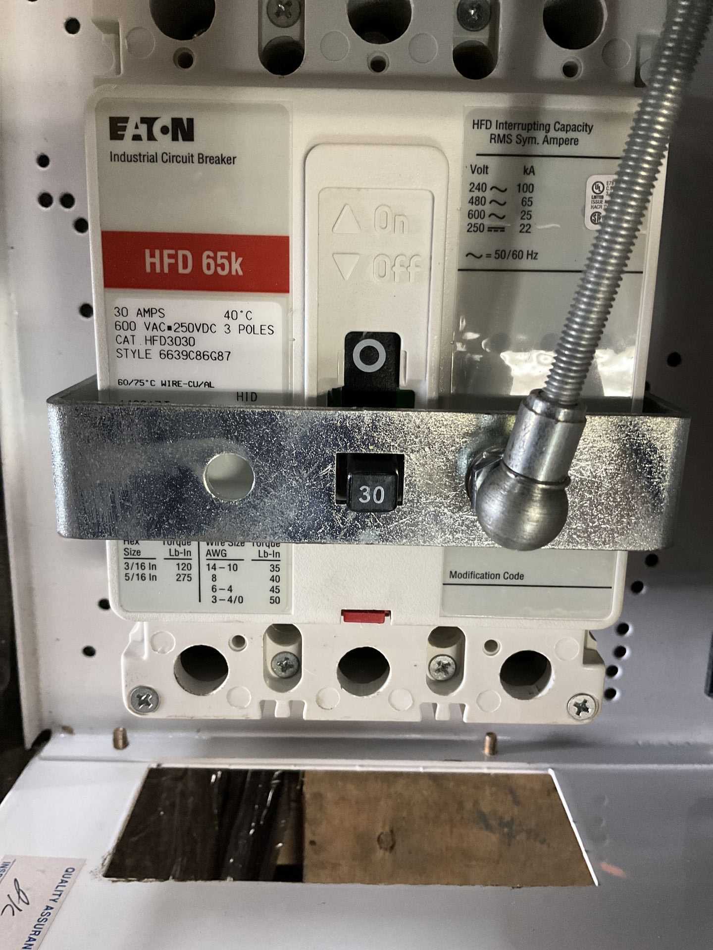 QTY 2: CIRCUIT BREAKER - CIRCUIT BREAKERS