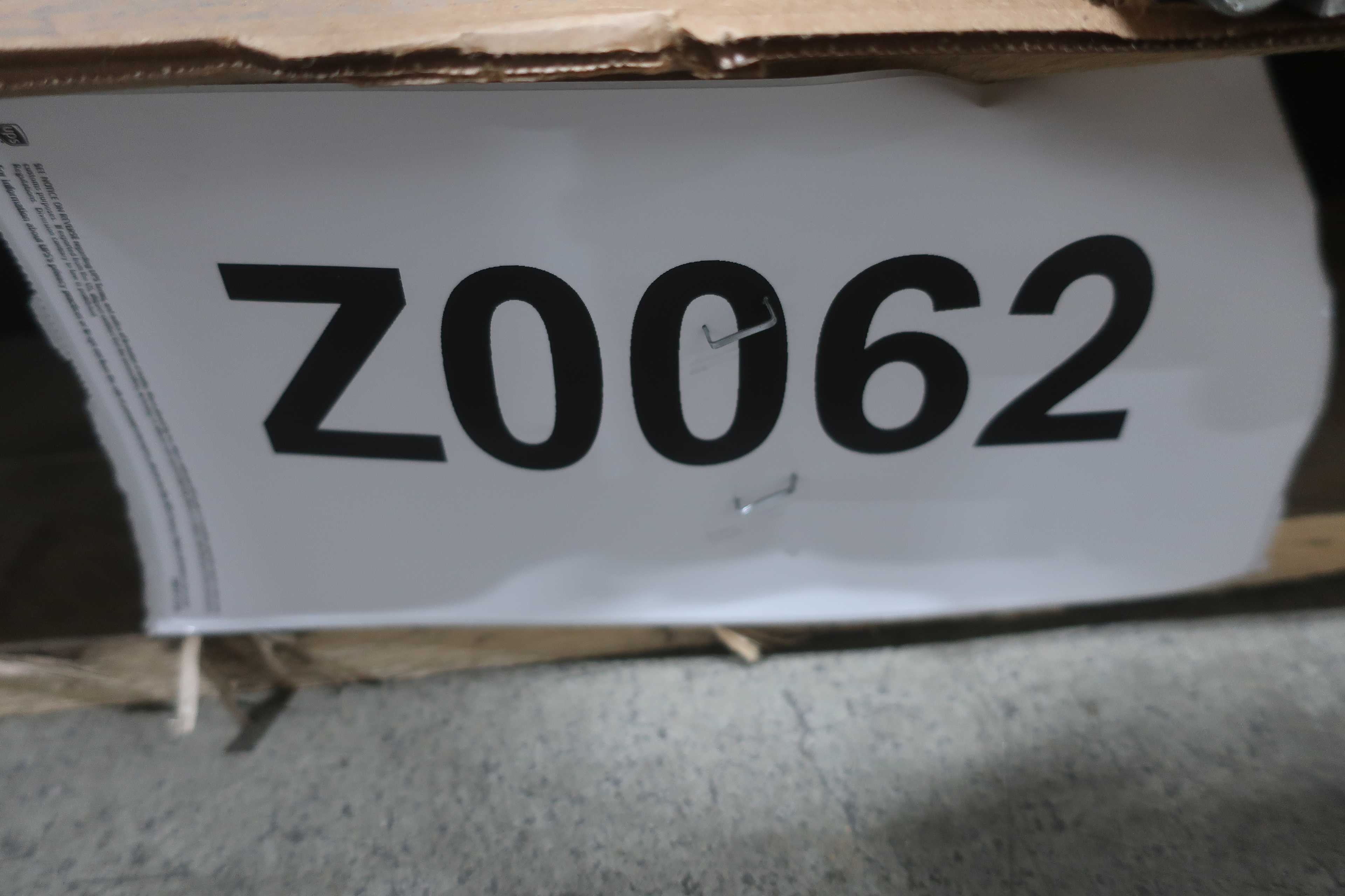 2 PALLETS OF ASSORTED TUNKER V80.1 BR2 A82 T12 5* ~ 135* PNEUMATIC CLAMP ARMS - PNEUMATIC CYLINDERS & ACTUATORS
