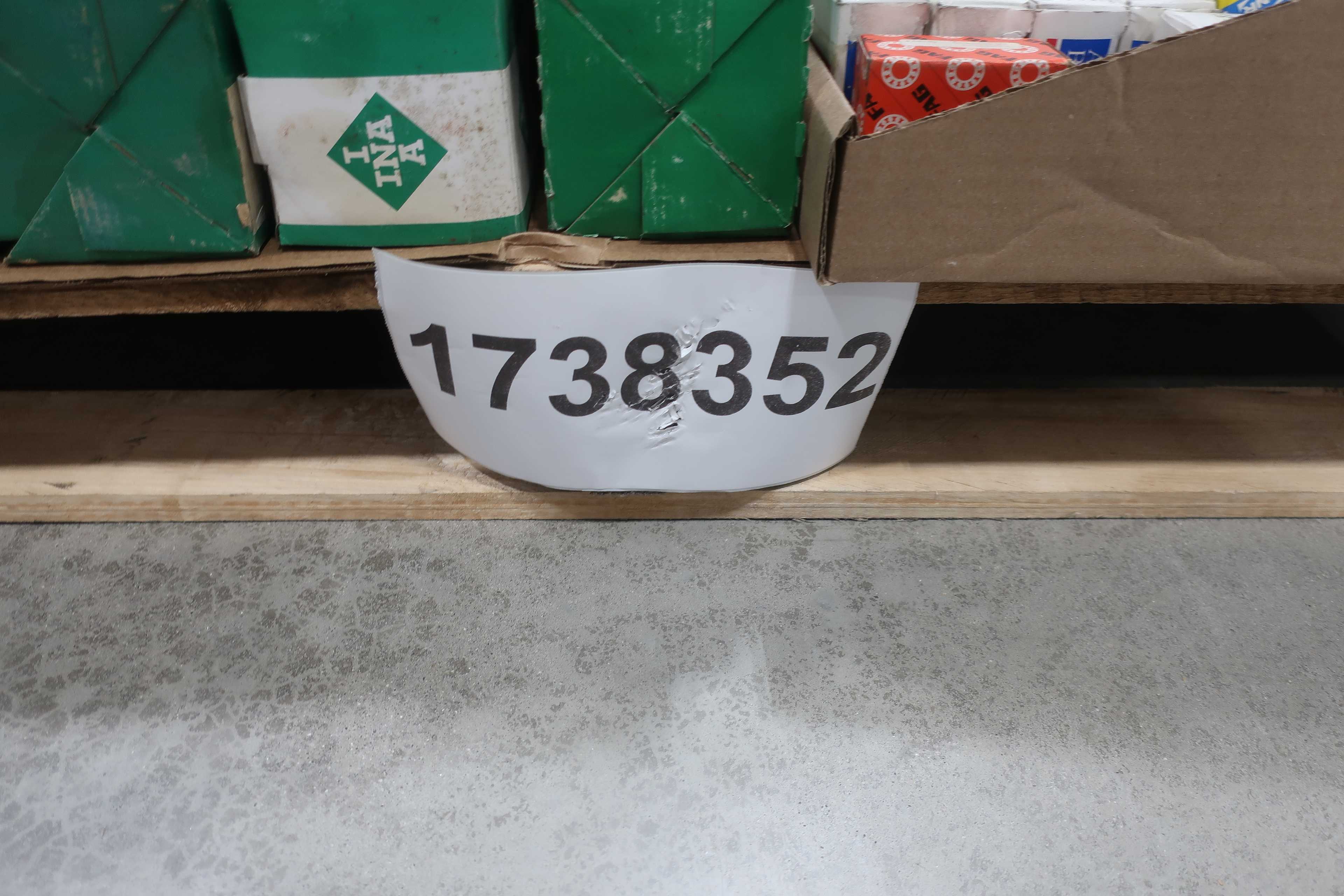 SKU 1738352 - PALLET OF ASSORTED ROLLER BEARINGS - BEARINGS