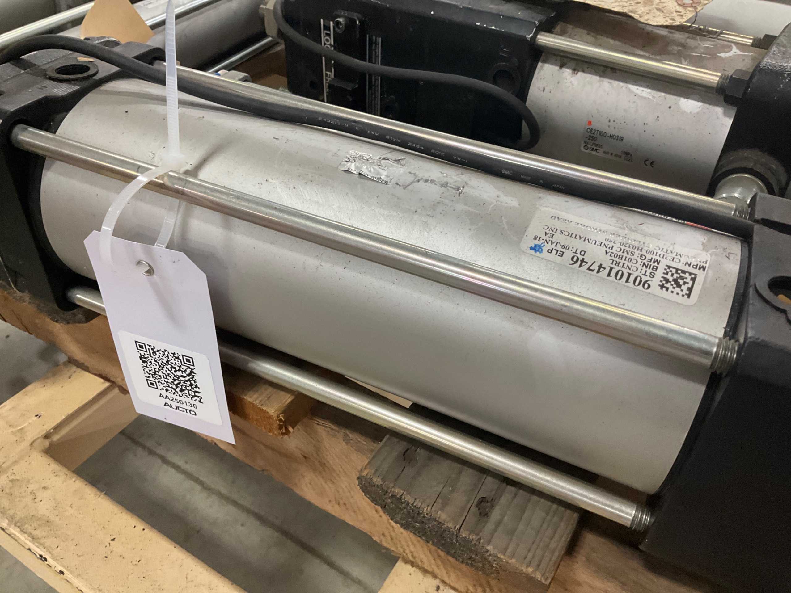 BULK QTY OF PNEUMATIC & HYDRAULIC CYLINDERS - PNEUMATIC CYLINDER