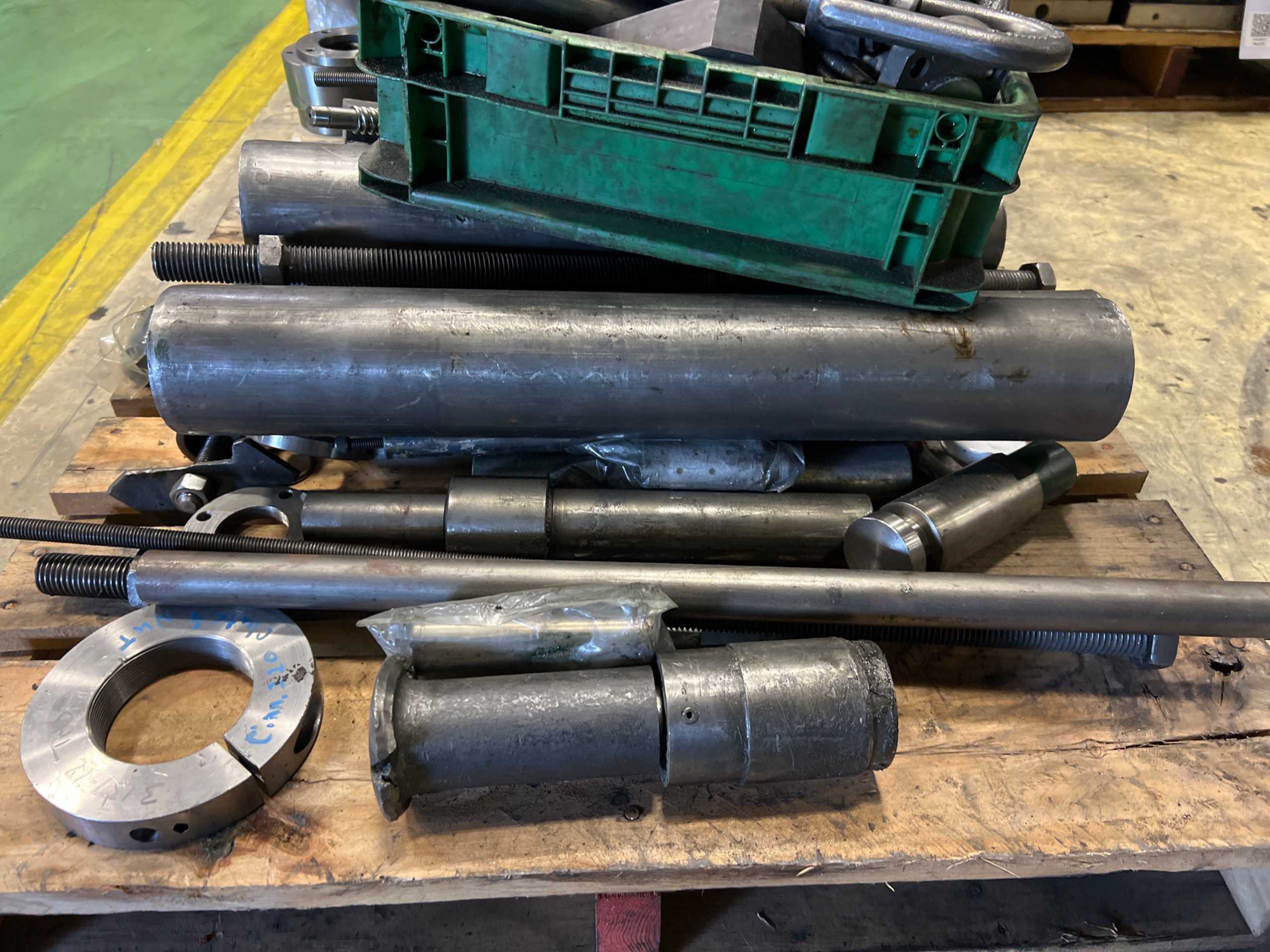 BULK QTY OF INDUSTRIAL PARTS - INDUSTRIAL PARTS