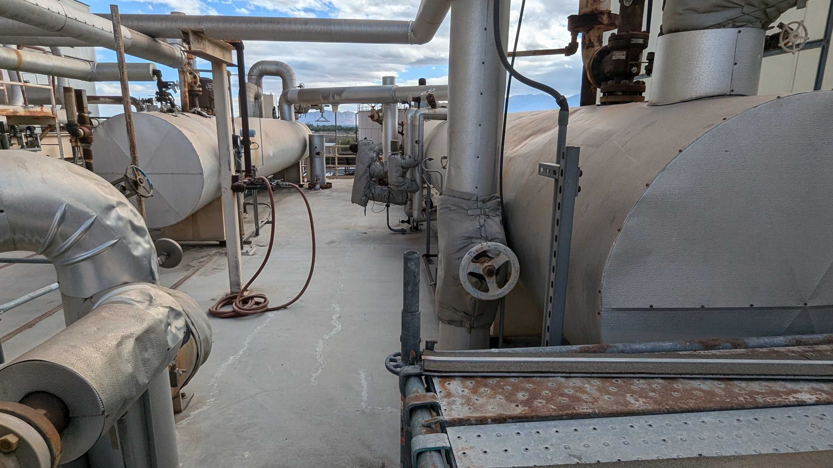 QTY 3: SHELL & TUBE HEAT EXCHANGERS - SHELL & TUBE HEAT EXCHANGER