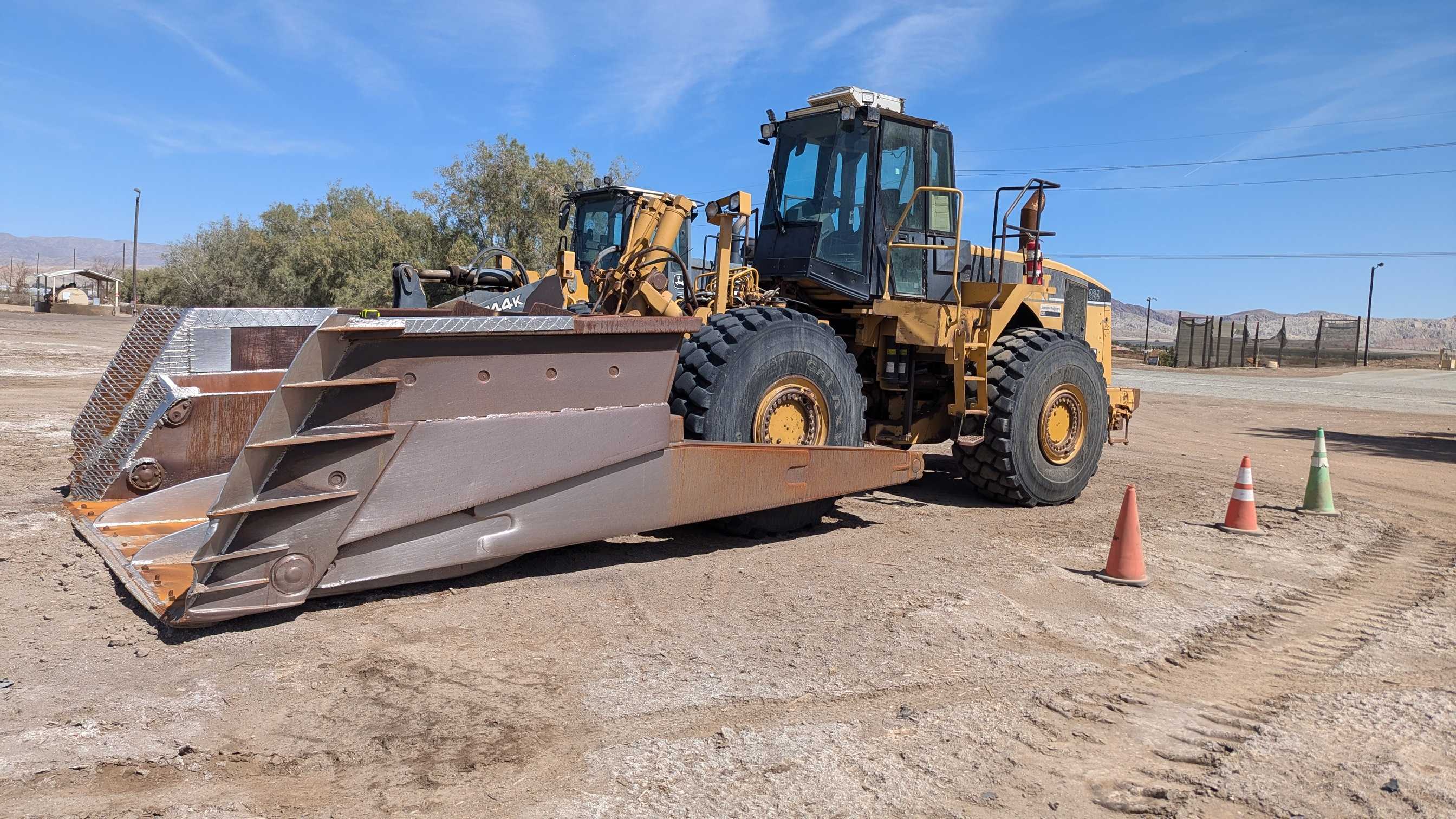 1999 CATERPILLAR 824 GTR WHEEL DOZER WITH 13' CHIP HANDLING BUCKET - WHEEL DOZERS