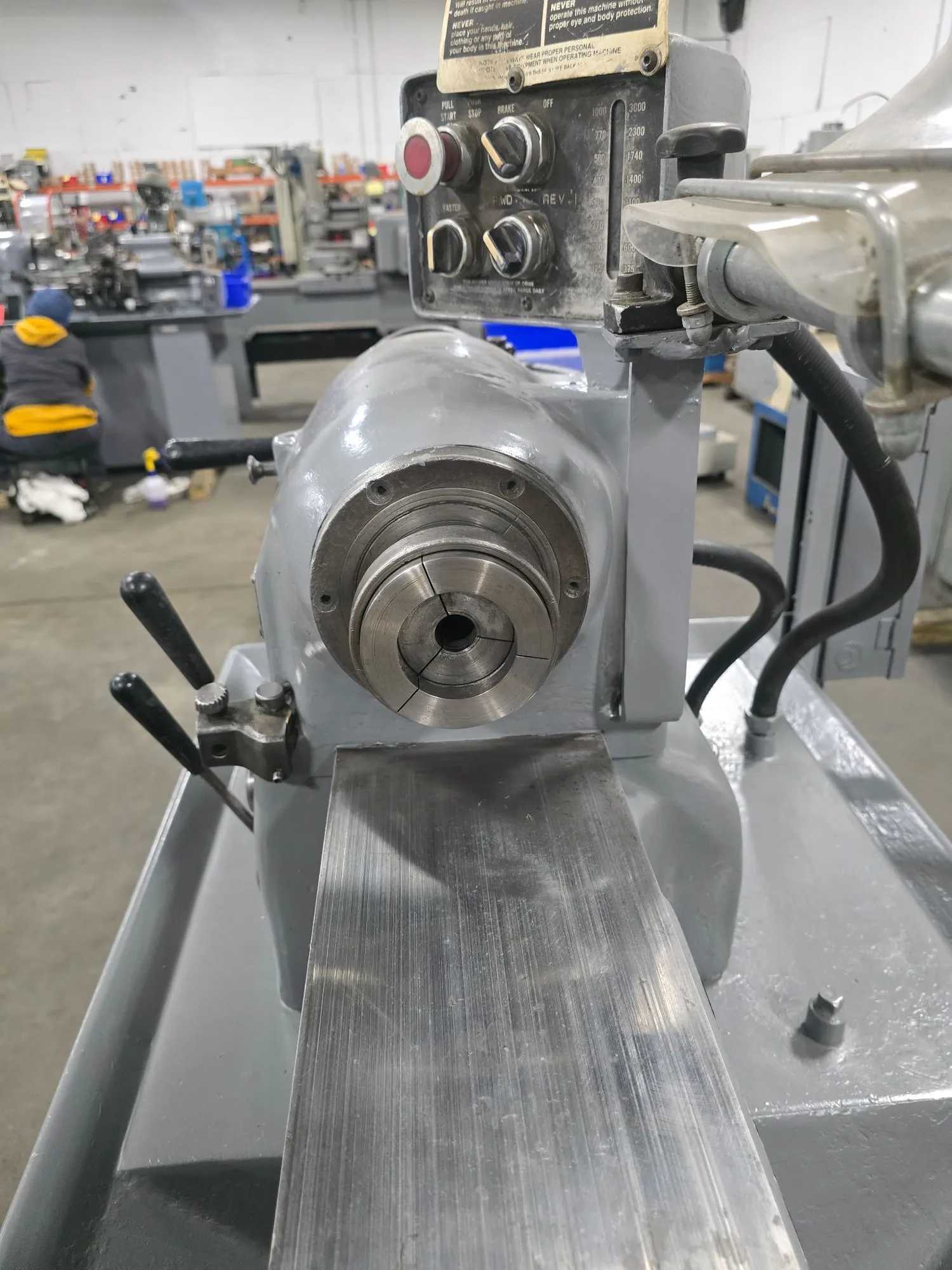 HARDINGE HLV-H-EM TOOL ROOM LATHE, 11" X 18", 125-3000 RPM, INCH/METRIC THREADING - MANUAL LATHES