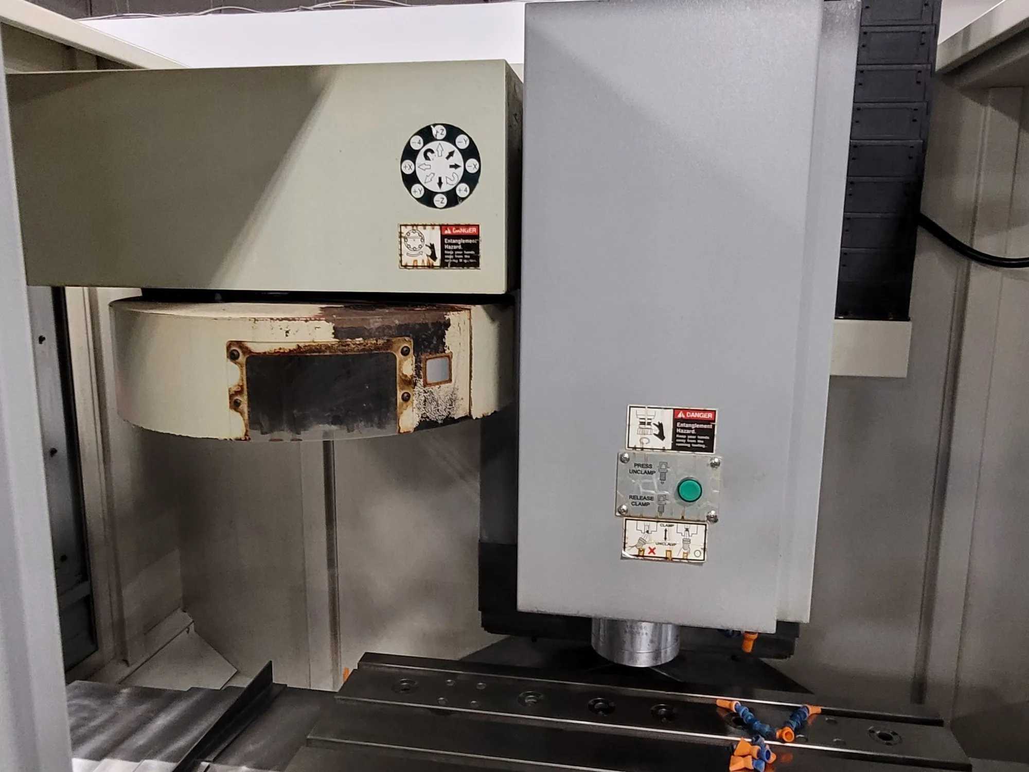 SOUTHWESTERN INDUSTRIES TRAK LPM 3-AXIS CNC VMC - 8,000 RPM, 15 HP, 35.4" X 19.6" TABLE - VERTICAL MACHINING CENTERS