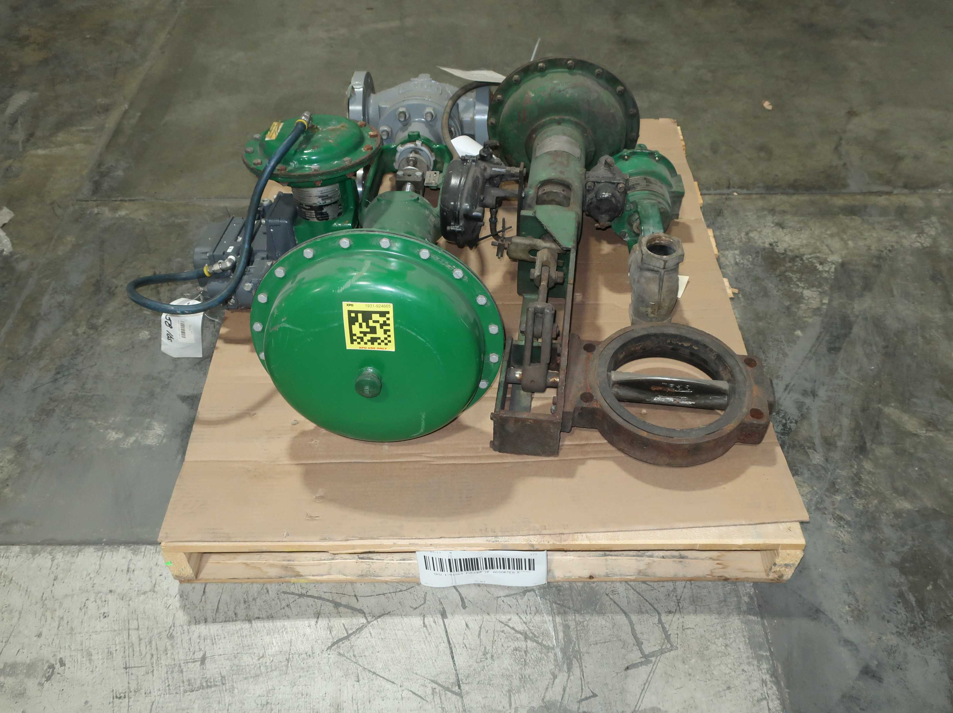 SKU 1751869 - PALLET OF ASSORTED FISHER CONTROL VALVES - DIRECTIONAL CONTROL VALVE