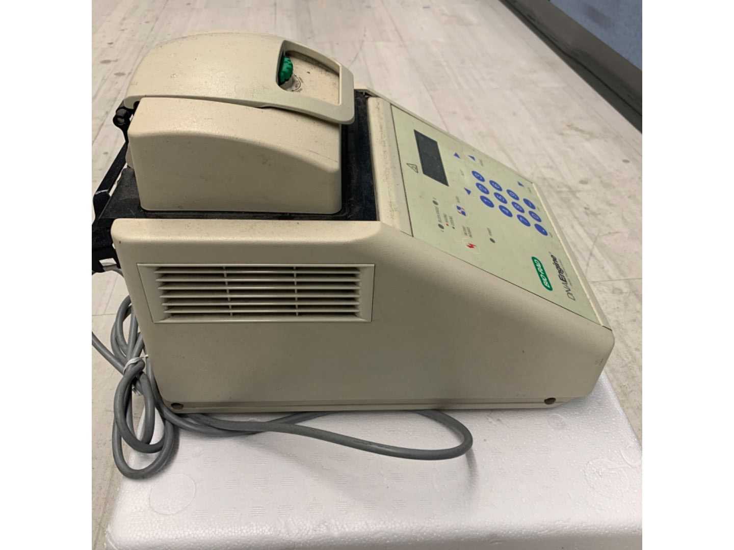 BIO-RAD PTC-200 THERMAL CYCLER - LAB EQUIPMENT