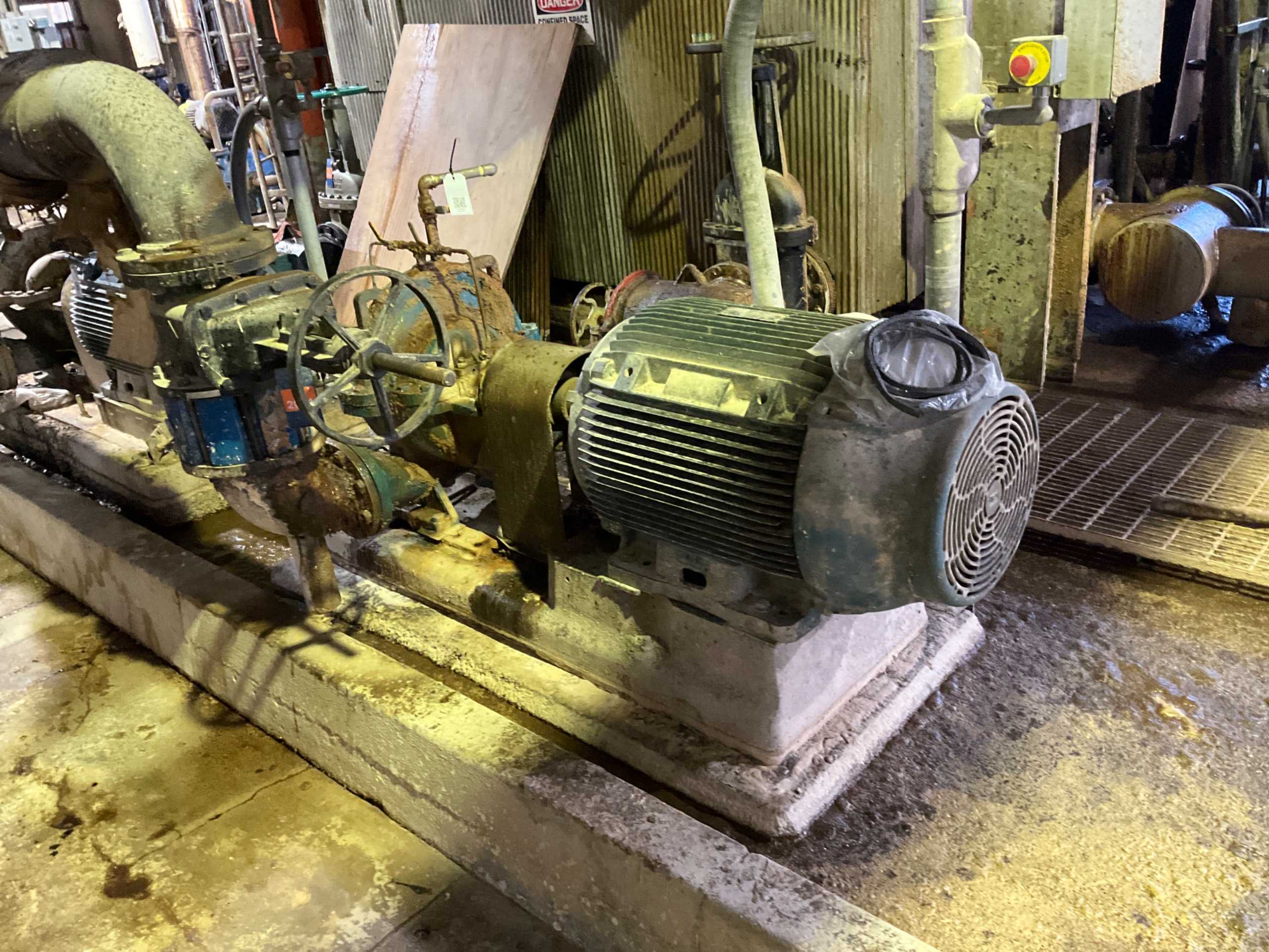 GOULDS PUMP & 100HP MOTOR ASSEMBLY - PUMP & MOTOR ASSEMBLY