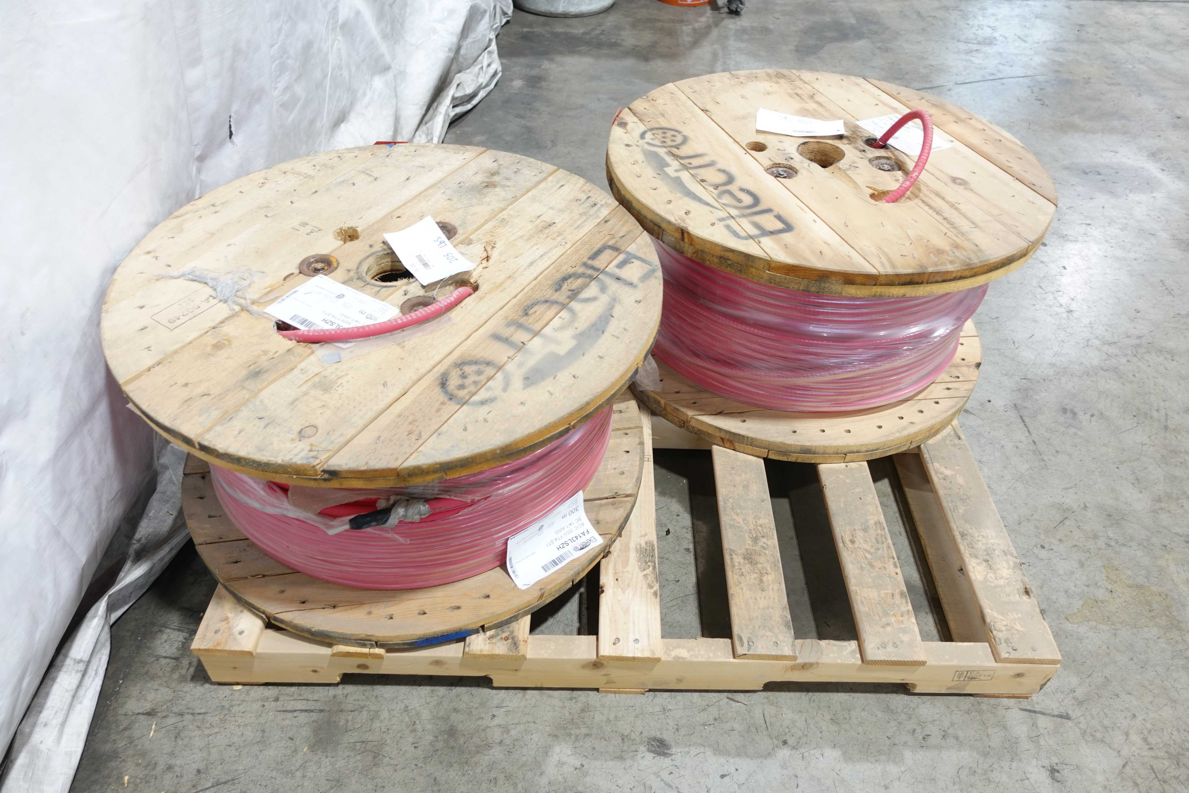 SKU 1079596 - LOT OF 2 SPOOLS OF ELECTRO FA143LSZH ACIC 300V FT4-ST1 3C 14/1AWG 300M WIRE - ELECTRICAL WIRE