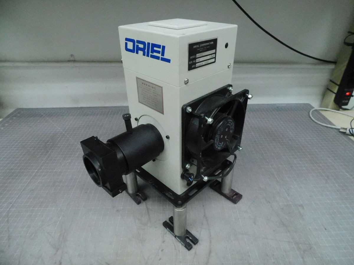 ORIEL 66002 ARC LAMP HOUSING, 75-100W POWER, UV-VIS-NIR OUTPUT, FUSED SILICA LENS, AIR COOLING - LAMPS