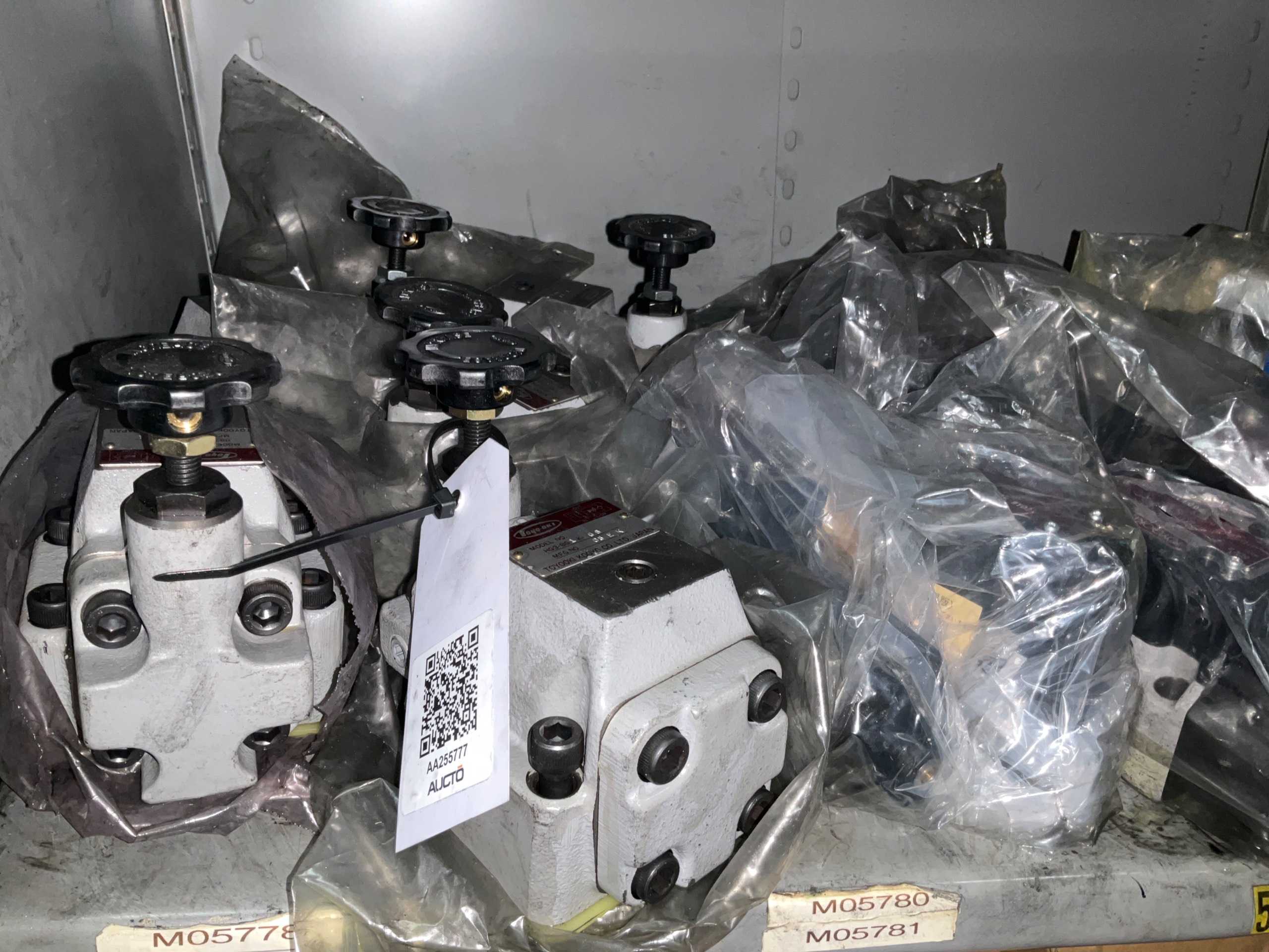 BULK QTY OF INDUSTRIAL PARTS - INDUSTRIAL PARTS