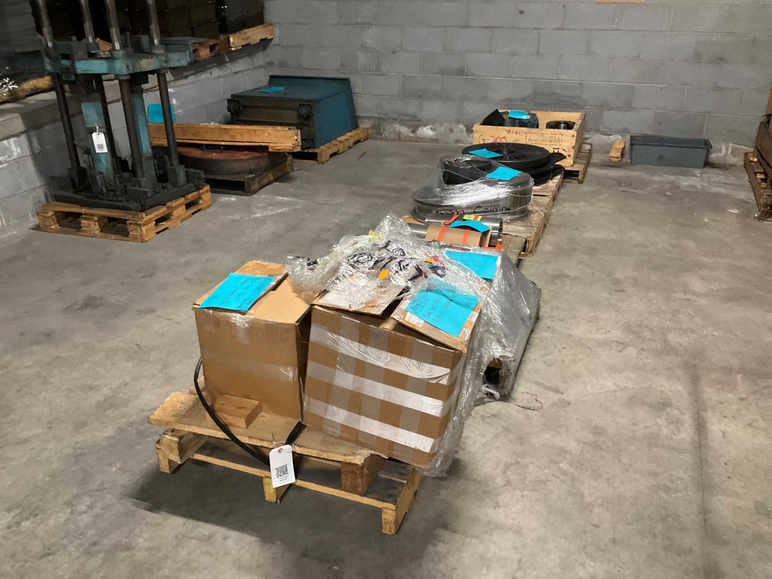 BULK QTY OF PRESS PARTS - PRESS BRAKE TOOLING