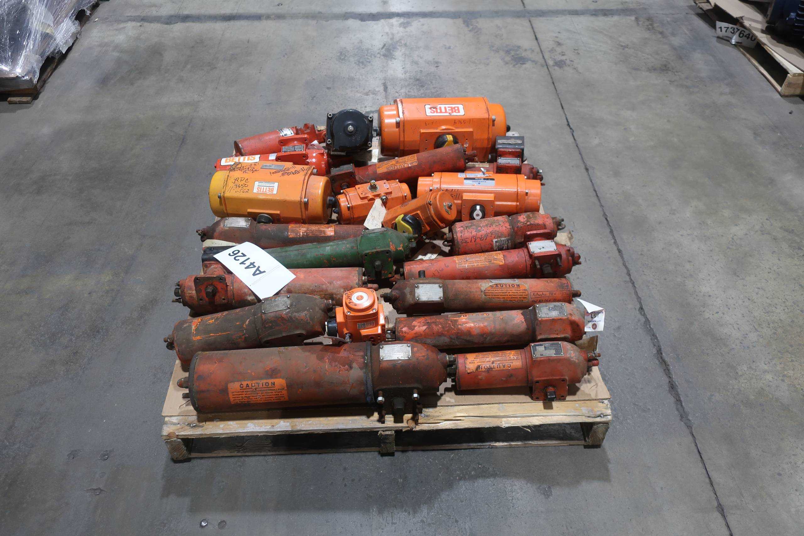 PALLET OF ASSORTED BETTIS ACTUATORS - VALVE PARTS & ACCESSORIES