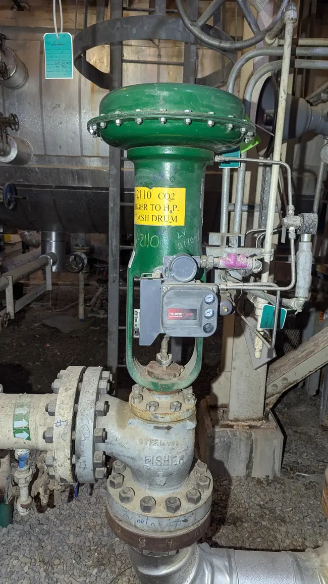 FISHER EAT CONTROL VALVE & 667 ACTUATOR ASSEMBLY - undefined