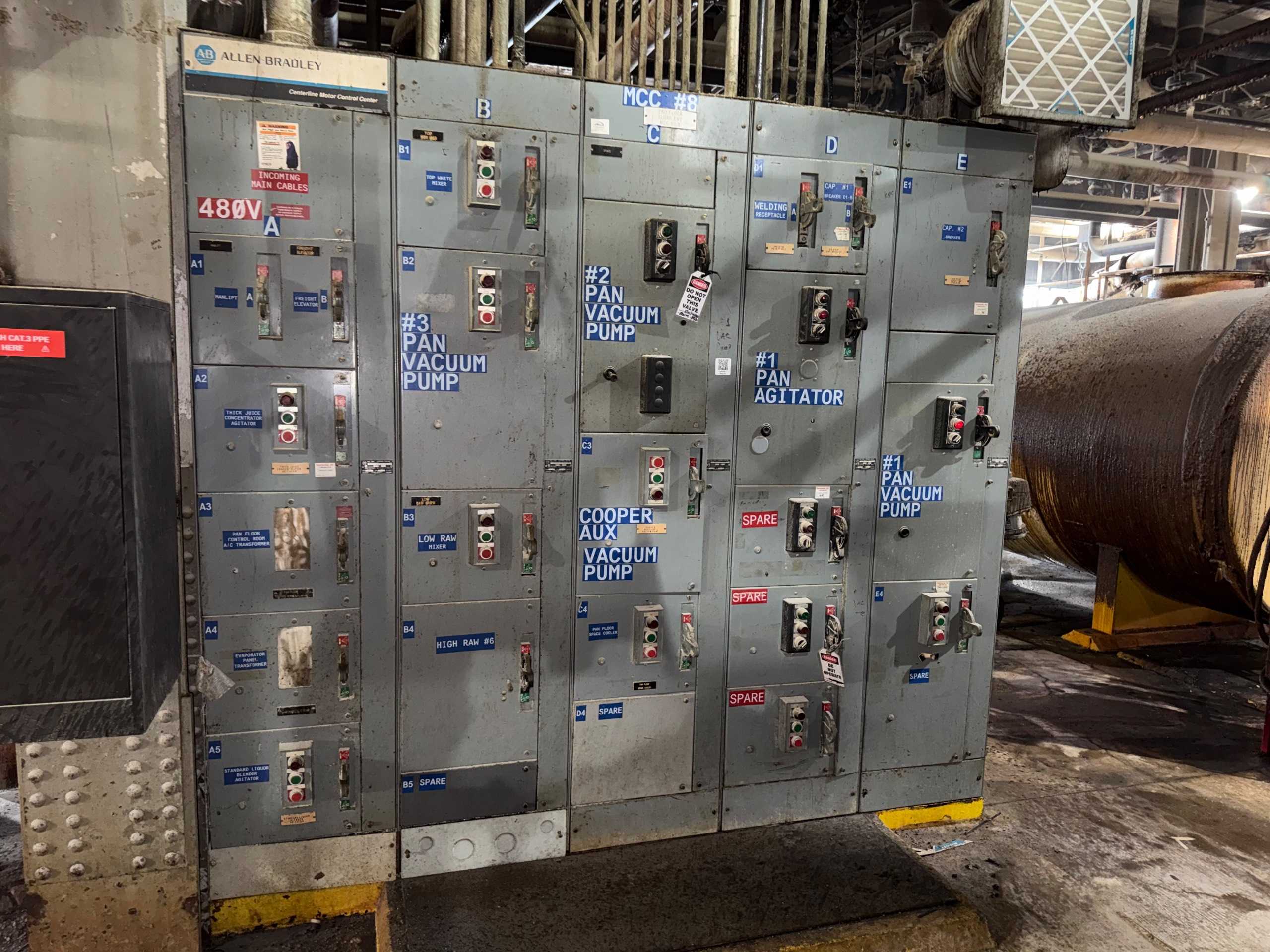 BULK QTY OF ALLEN BRADLEY CENTERLINE 2100 MCC, 5 SECTIONS - MOTOR CONTROL CENTERS