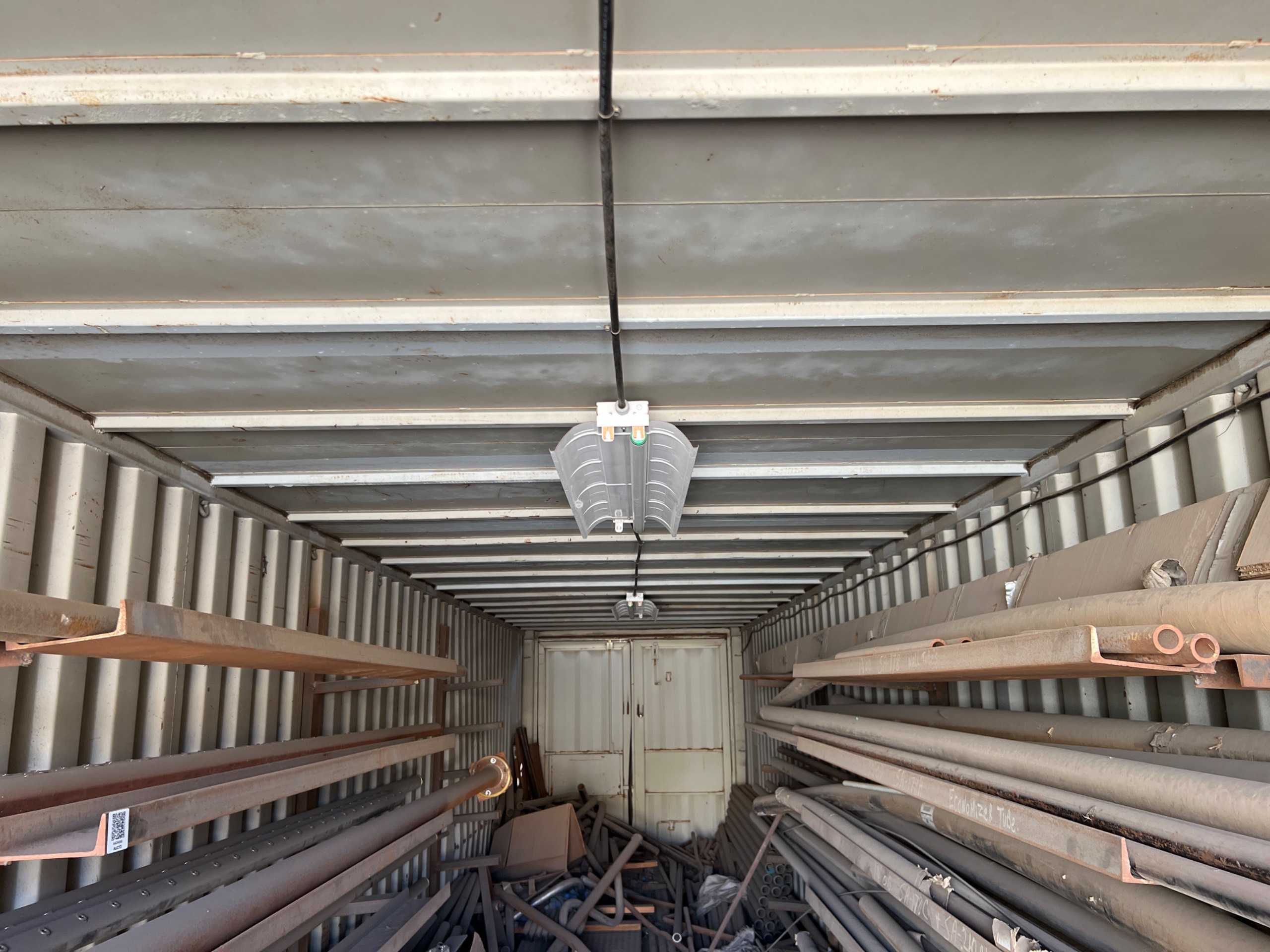 40' STORAGE CONTAINER - SHIPPING CONTAINERS