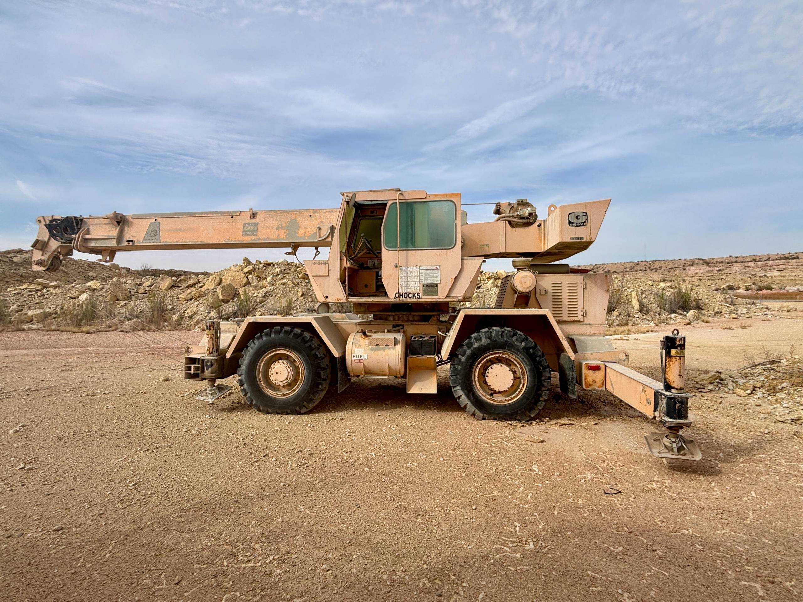 GROVE RT515 ROUGH TERRAIN CRANE - ROUGH TERRAIN CRANE