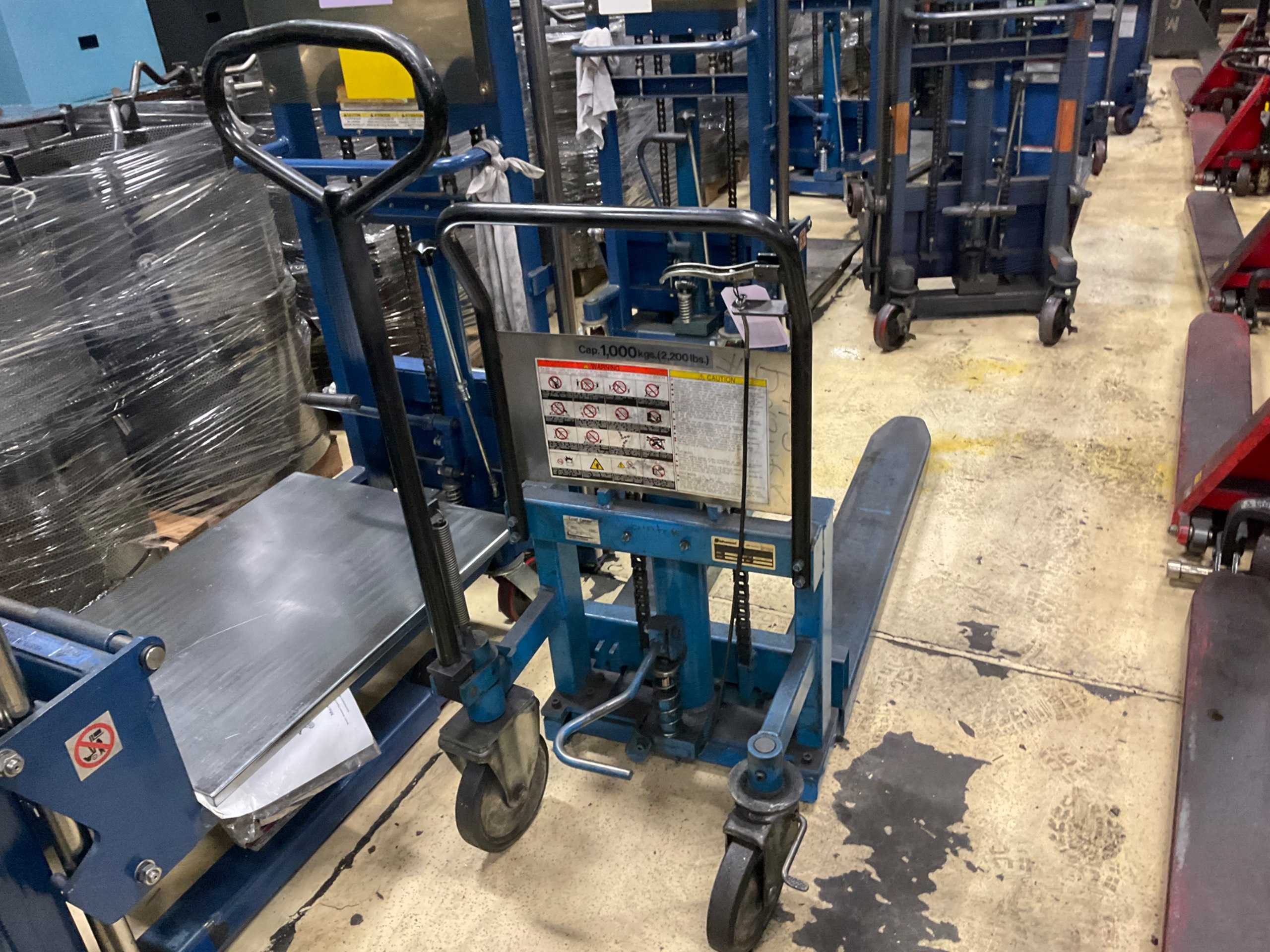 BISHAMON LV100 MANUAL PALLET JACK - MANUAL PALLET JACKS