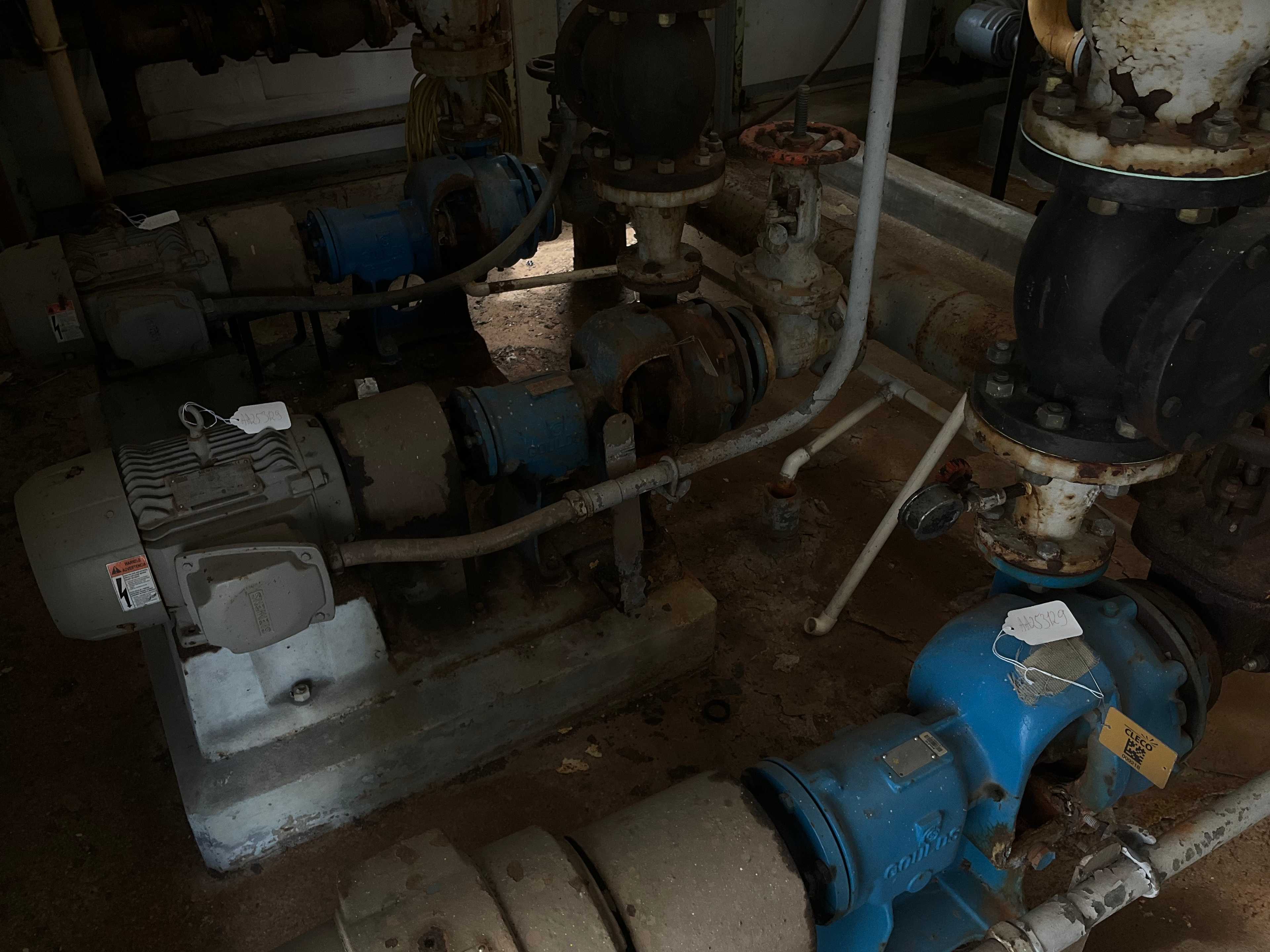 QTY 5: MOTORS & PUMPS - INDUSTRIAL PARTS