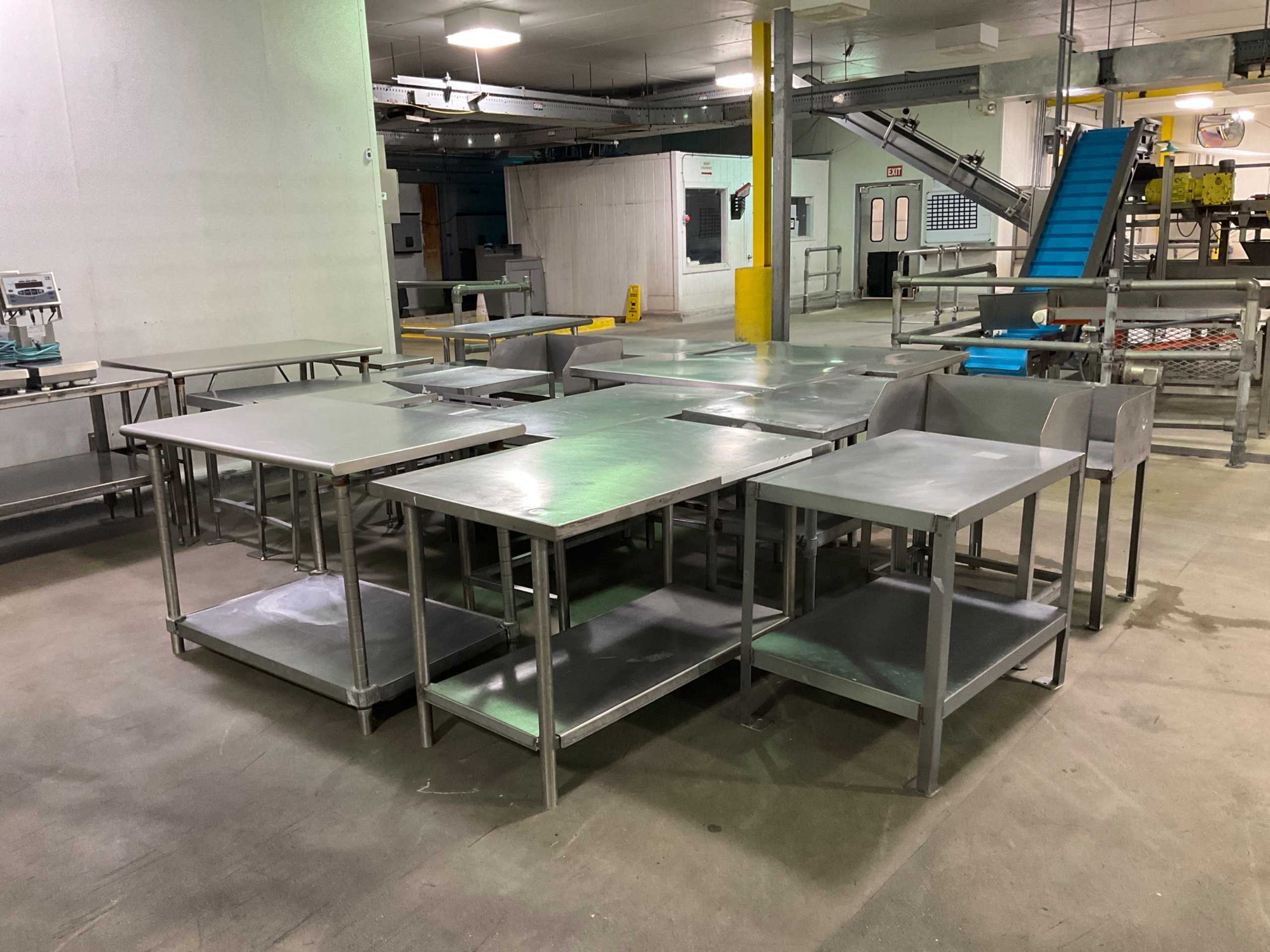 QTY 15: INDUSTRIAL TABLES - WORK TABLES