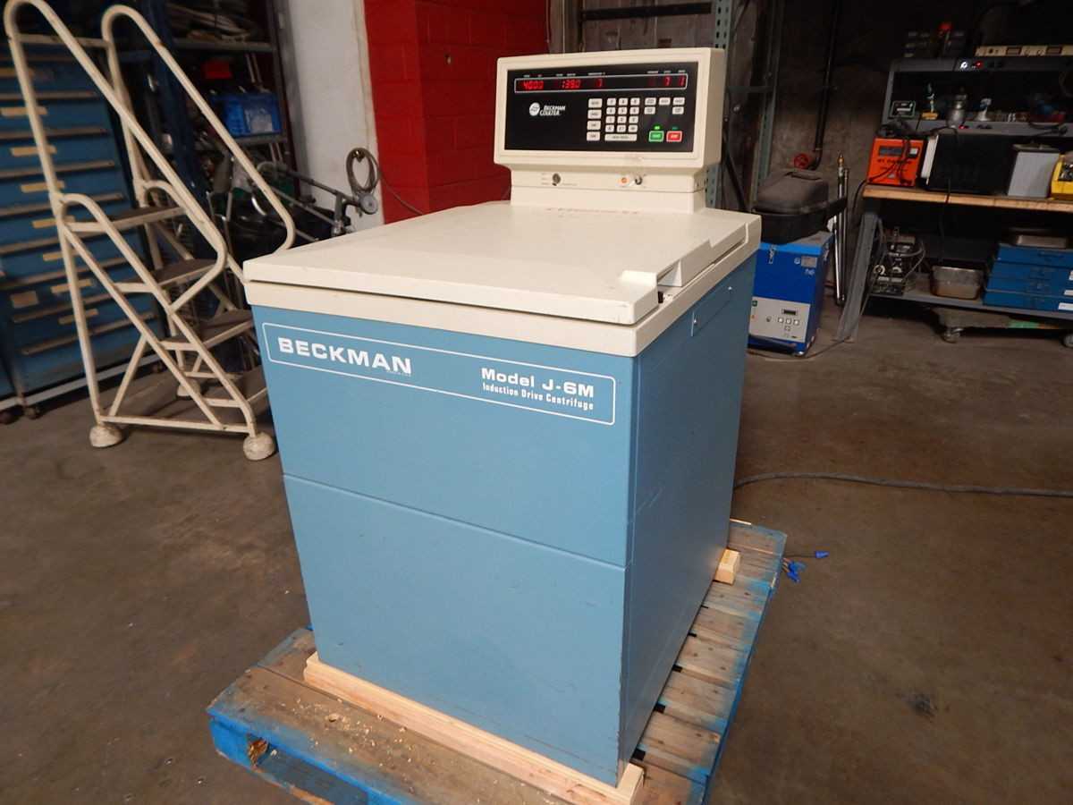 BECKMAN J-6M CENTRIFUGES, 6000 RPM, 6100 X G RCF, -10/+40C TEMP, 6 L CAPACITY, 277 KG - CENTRIFUGES