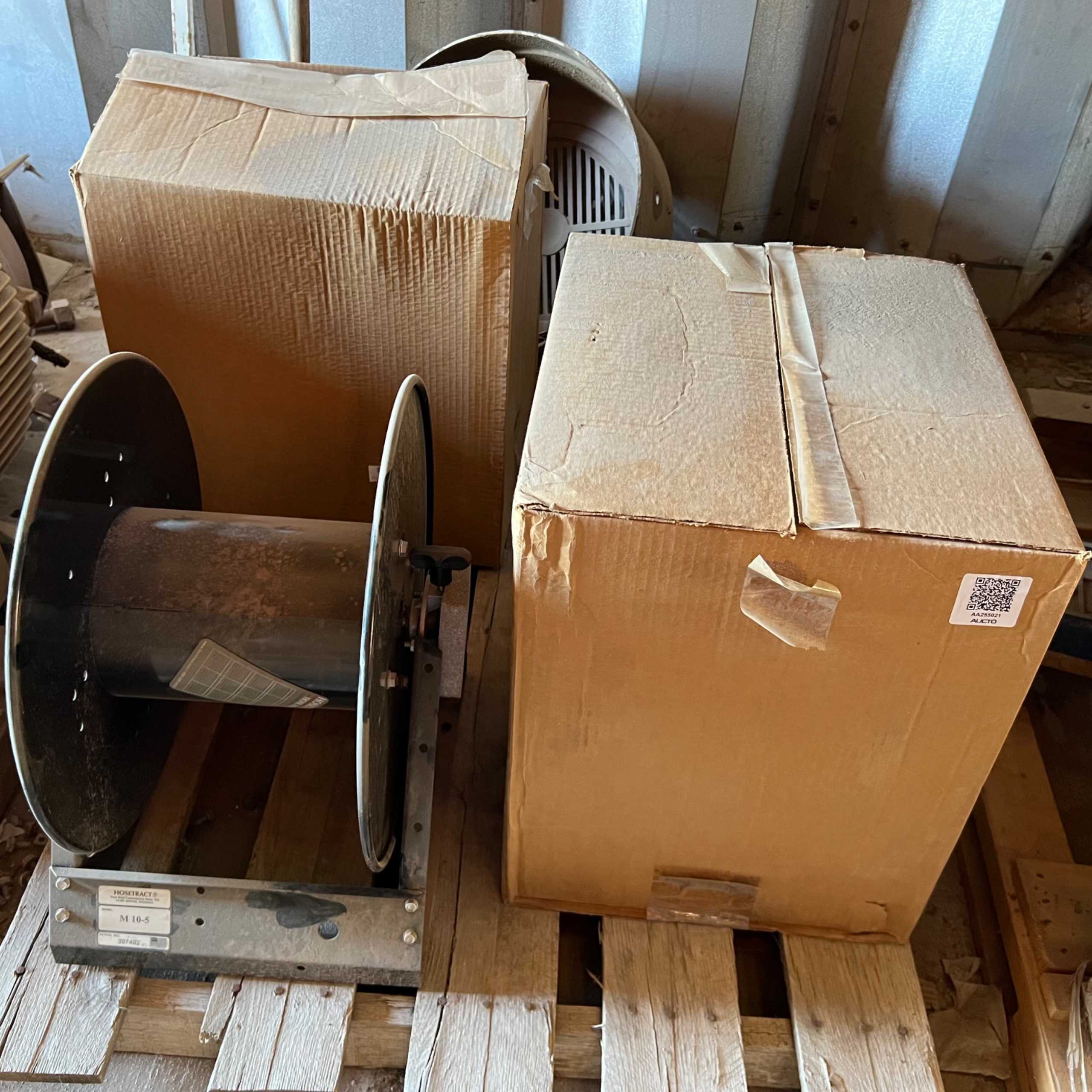 BULK QTY OF HOSETRACT REEL - HOSE REEL