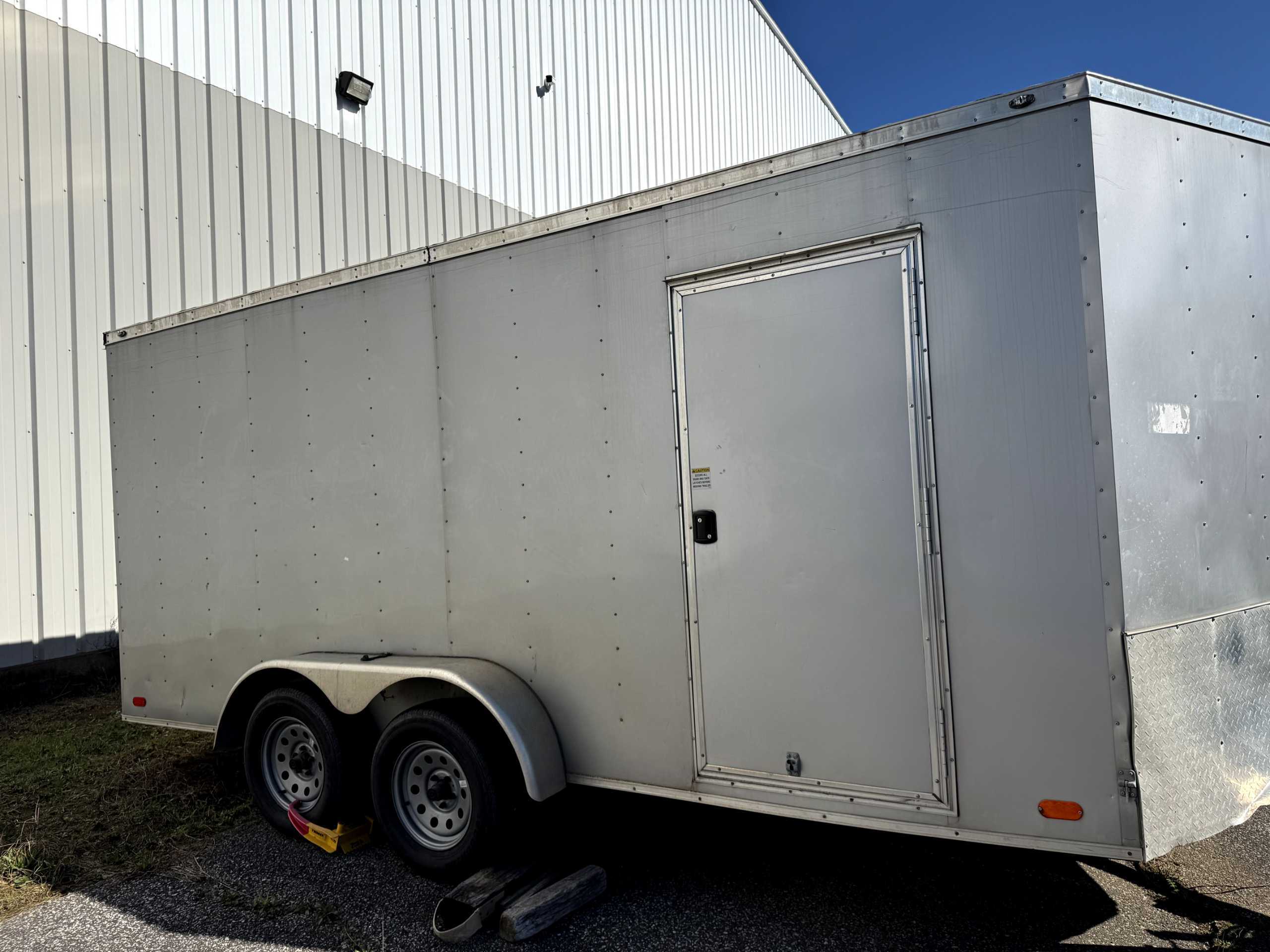 2023 DETRO TRAILERS LLC XL SE ENCLOSED RAMP DOOR TRAILER - TRAILERS